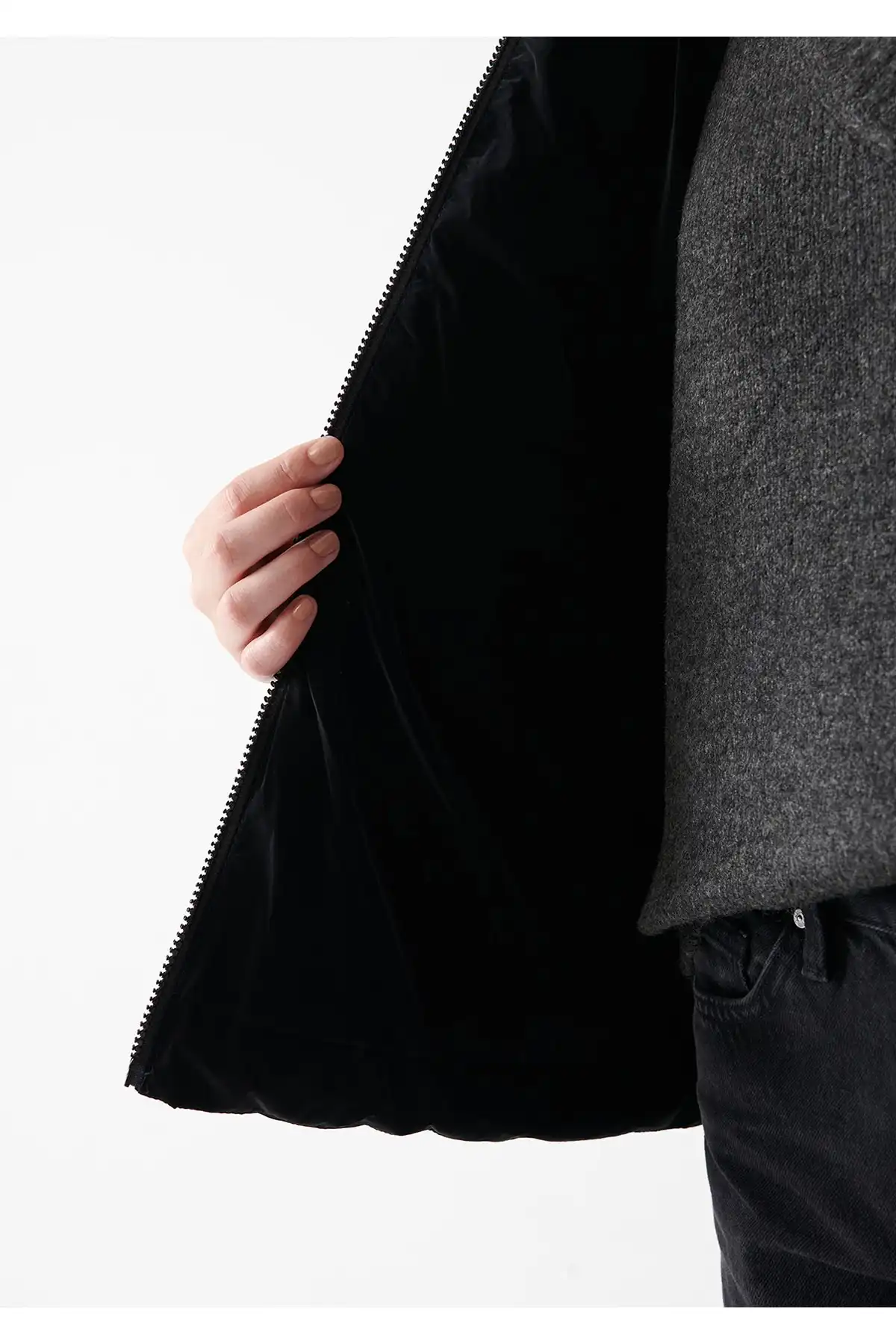 ژاکت پفی مشکی کلاهدار با تناسب معمولی / برش معمولی 1110043-900 برند   Mavi ( ماوی ) به رنگ  مشکی