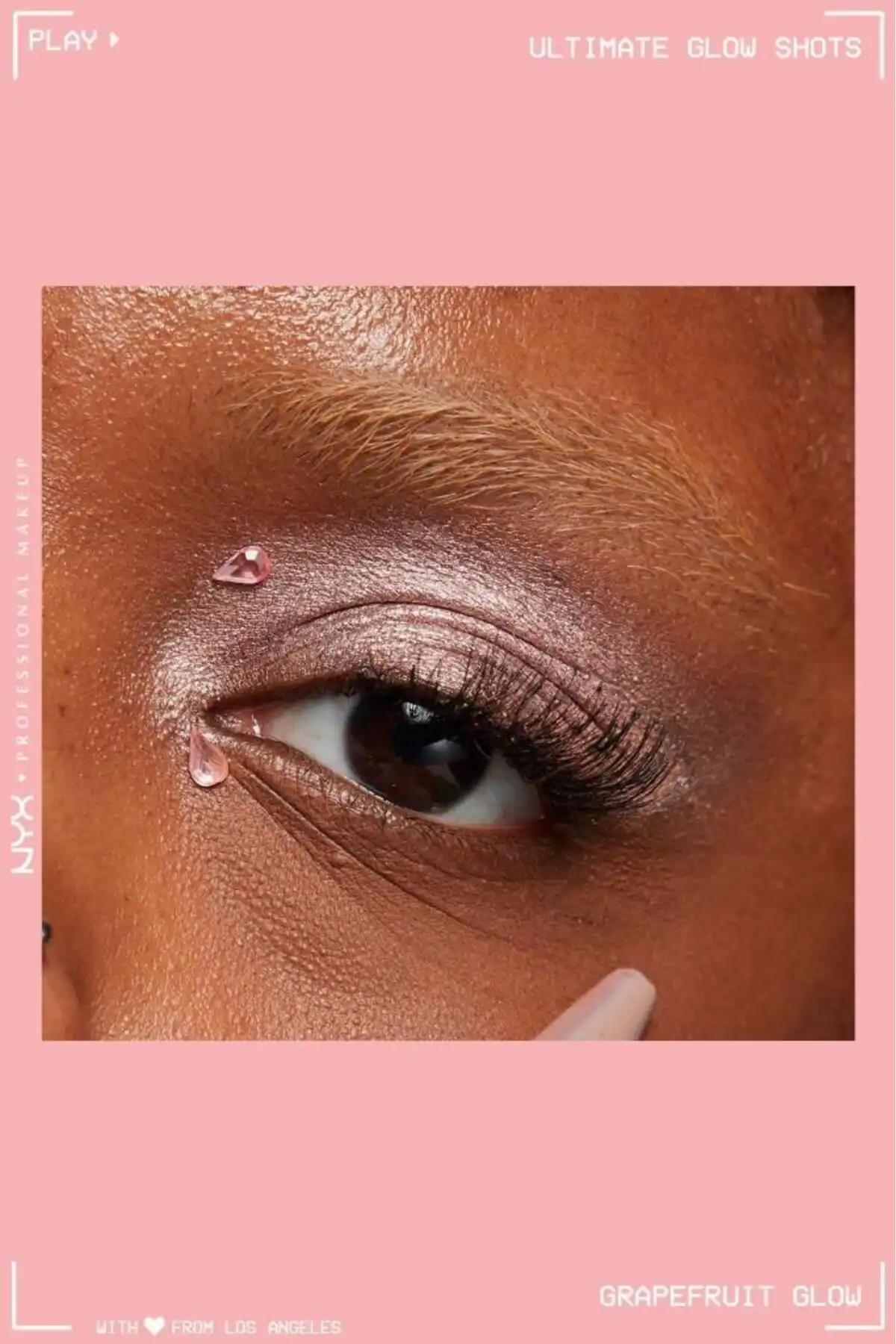 سایه چشم مایع شیمر شات Ultimate Glow Shots - گریپ فروت درخشش 04 برند   NYX Professional Makeup(آرایش حرفه ای NYX) به رنگ  بورگوندی