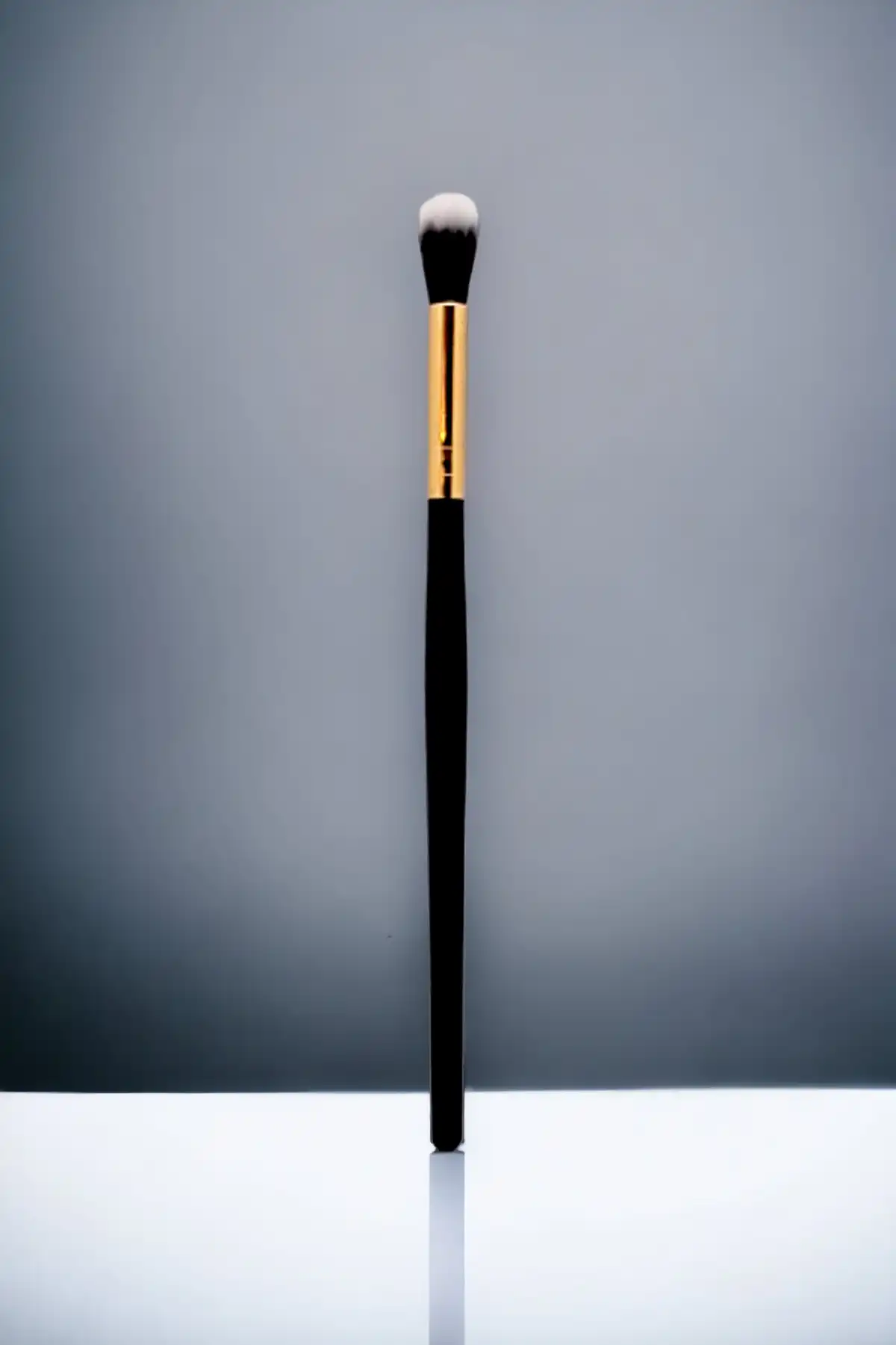 پالت سایه چشم برهنه 18 عدد - با برس سایه چشم و هدیه خط چشم برند   به رنگ  خیلی ا