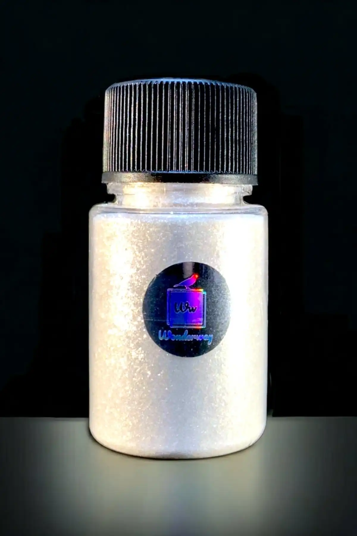 رنگدانه نقره ای گلامد برند   wonderway(راه شگفت انگیز) به رنگ  سفید