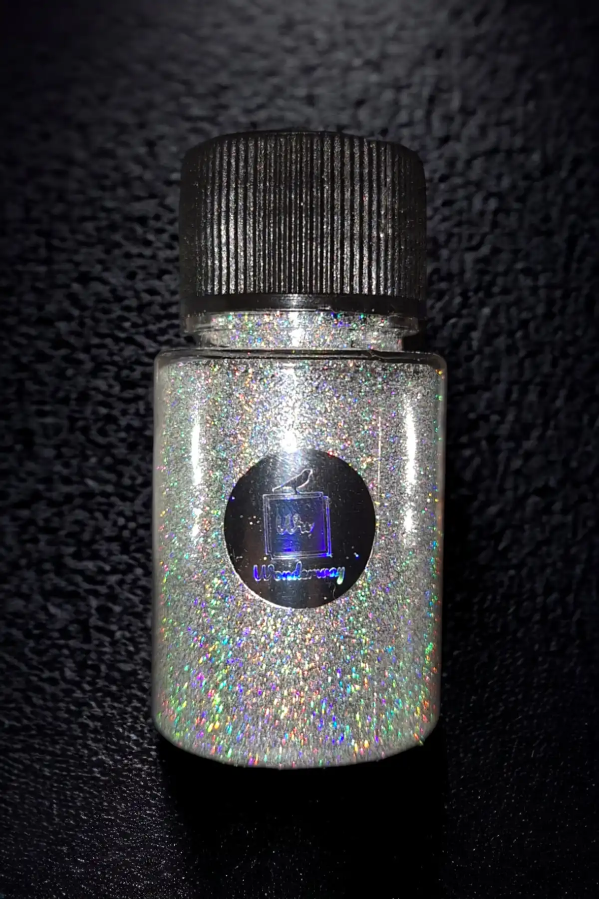 براق - برای صورت و بدن برند   wonderway(راه شگفت انگیز) به رنگ  خاکستری