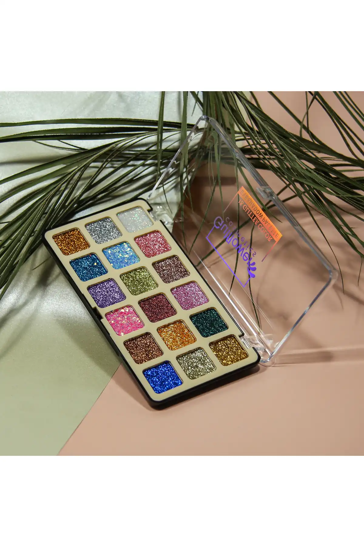 18 بسته سایه چشم براق برند   gulflower nude(گل رز) به رنگ  نقره