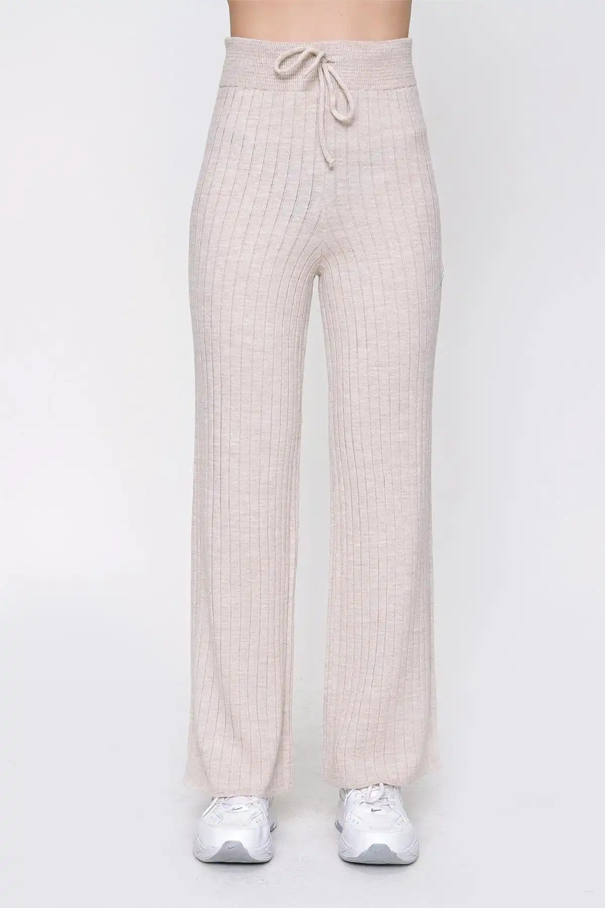 شلوار کشباف زنانه بژ 22wk261 برند   CHUBA ( چوبا )  به رنگ   بژ