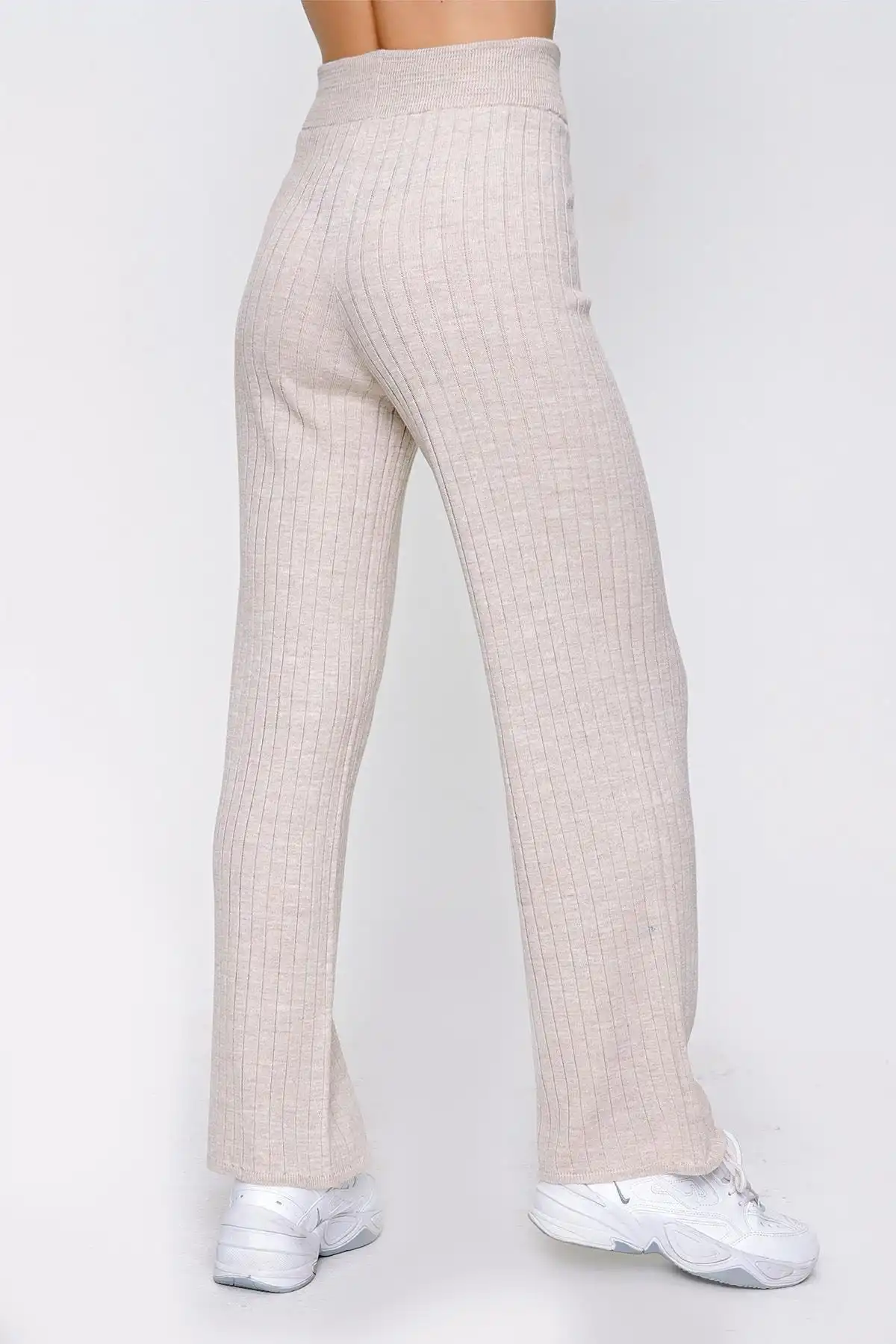 شلوار کشباف زنانه بژ 22wk261 برند   CHUBA ( چوبا )  به رنگ   بژ