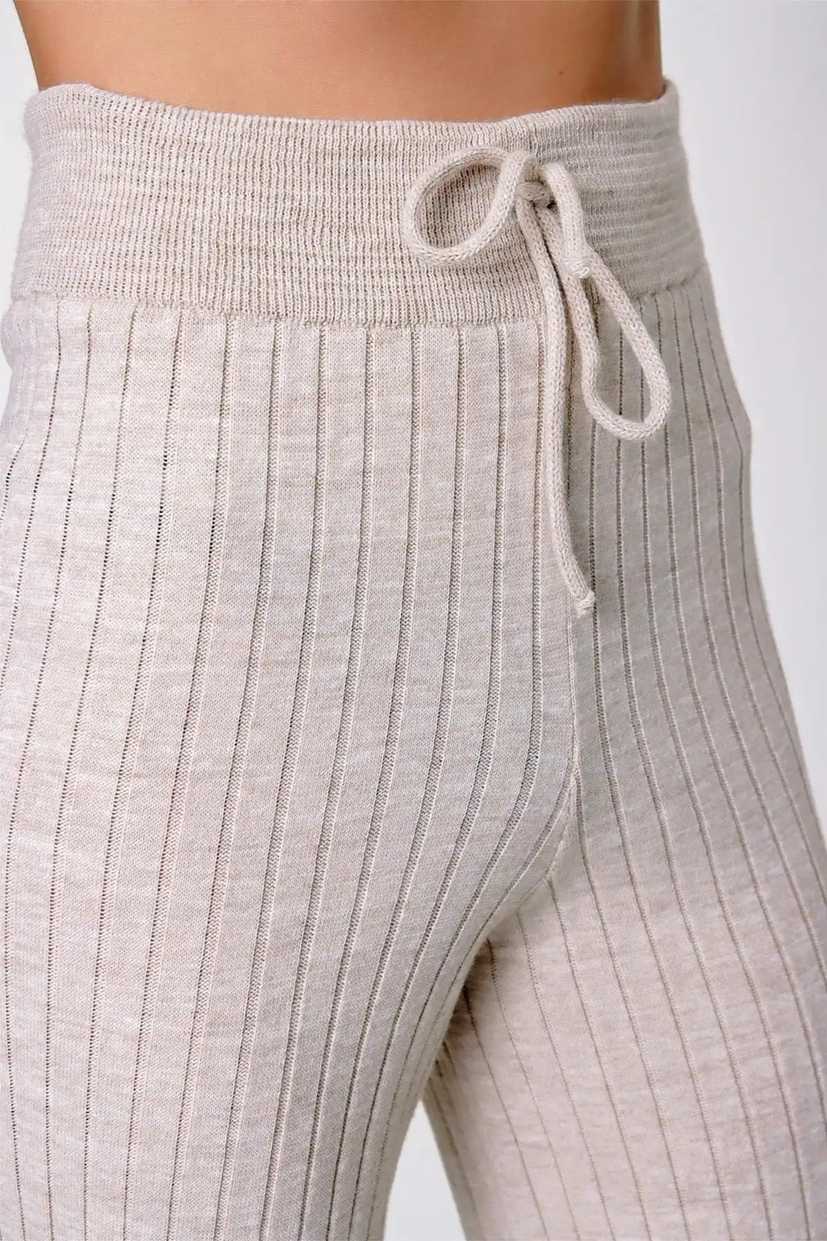 شلوار کشباف زنانه بژ 22wk261 برند   CHUBA ( چوبا )  به رنگ   بژ