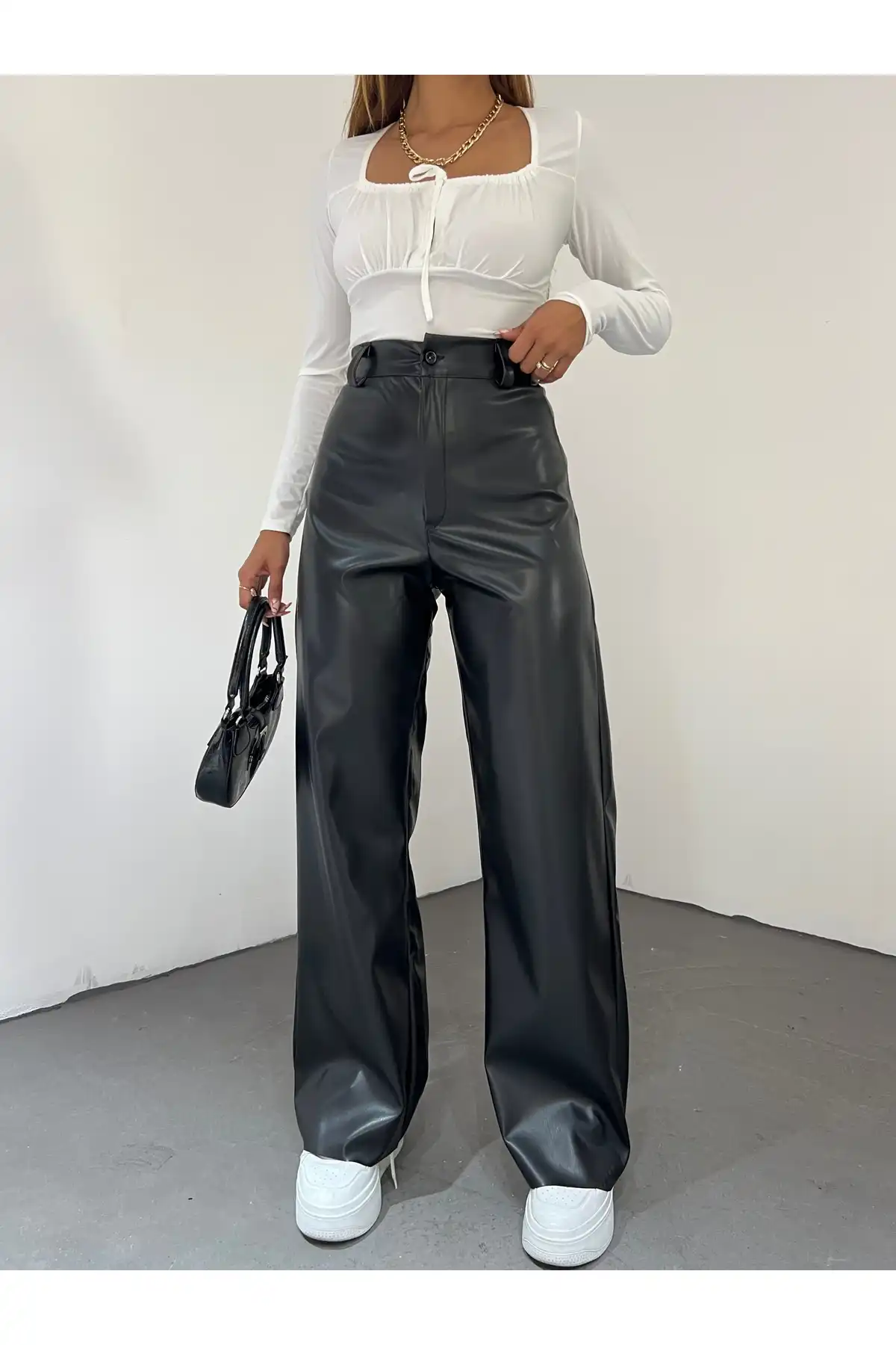 شلوار چرمی کمر بلند زنانه Palazzo مشکی برند   Fav Style ( سبک مورد علاقه )  به رنگ  مشکی