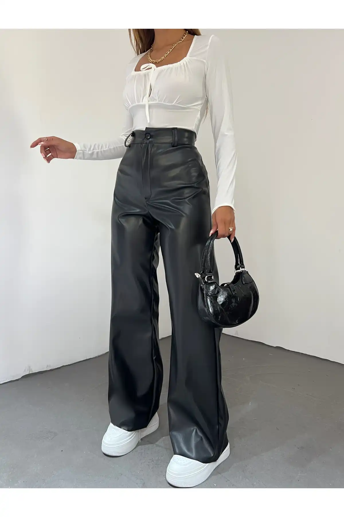 شلوار چرمی کمر بلند زنانه Palazzo مشکی برند   Fav Style ( سبک مورد علاقه )  به رنگ  مشکی