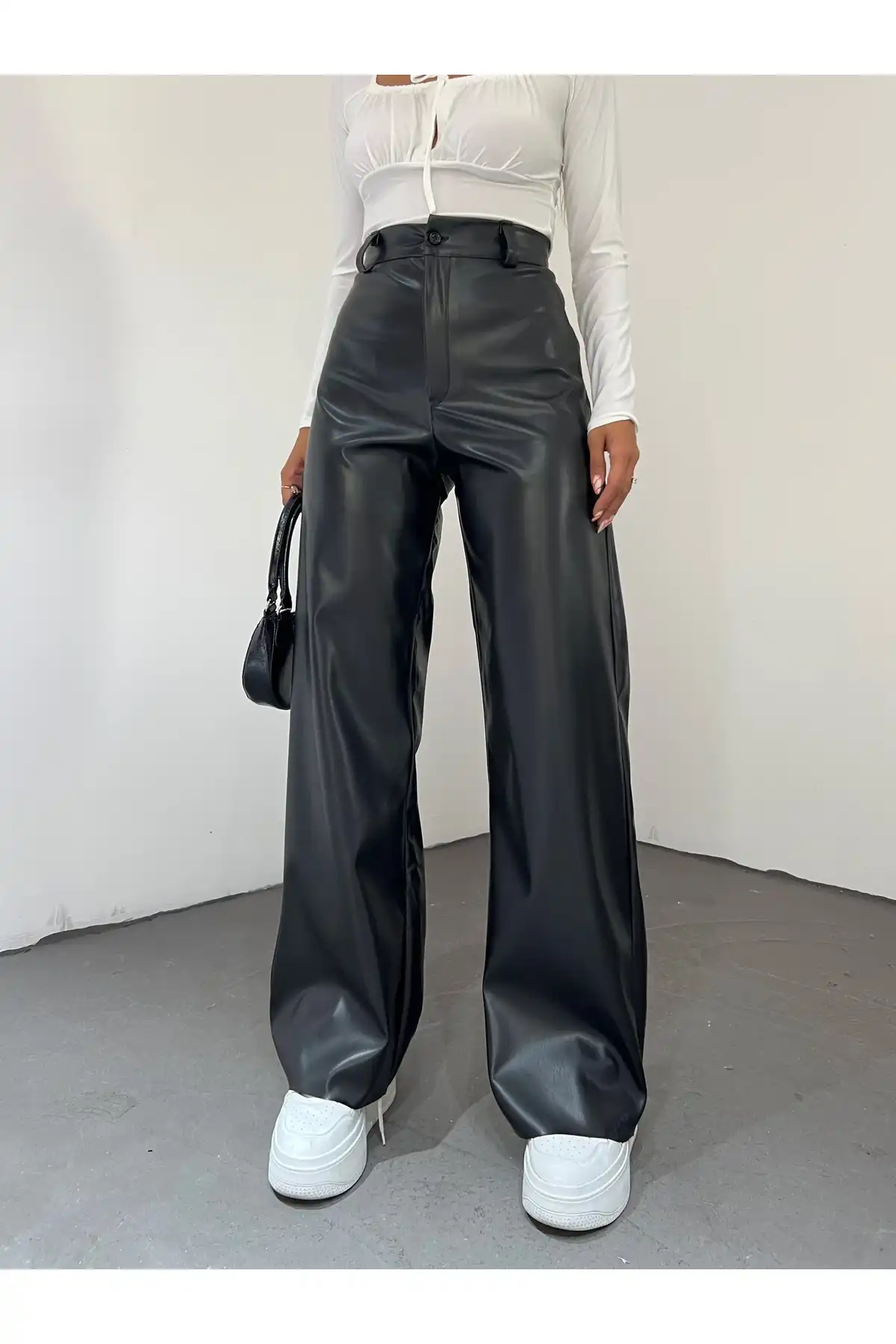 شلوار چرمی کمر بلند زنانه Palazzo مشکی برند   Fav Style ( سبک مورد علاقه )  به رنگ  مشکی