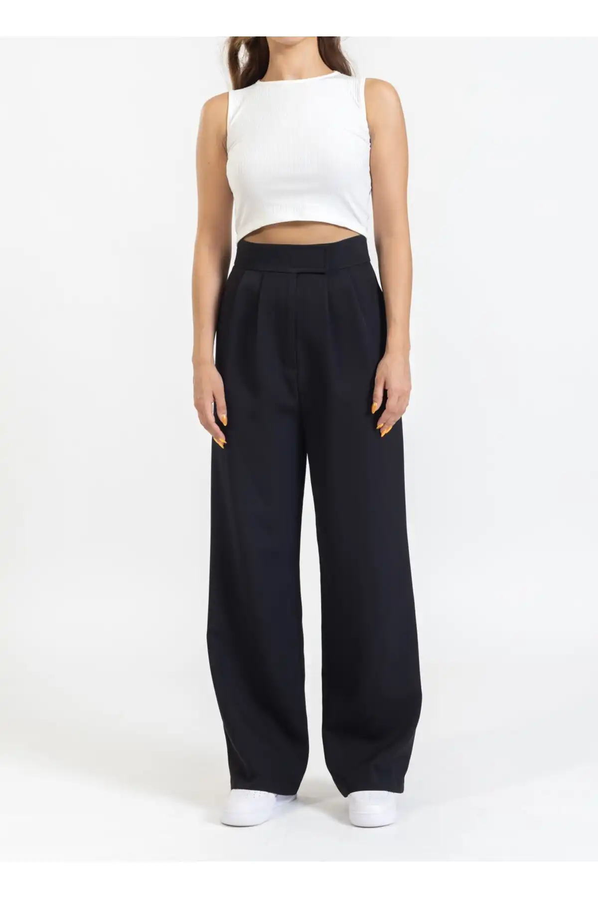 شلوار کمر بلند زنانه با جزییات مخملی گشاد بسته برند   macharelbasic ( ماچارلباسیک )  به رنگ  مشکی