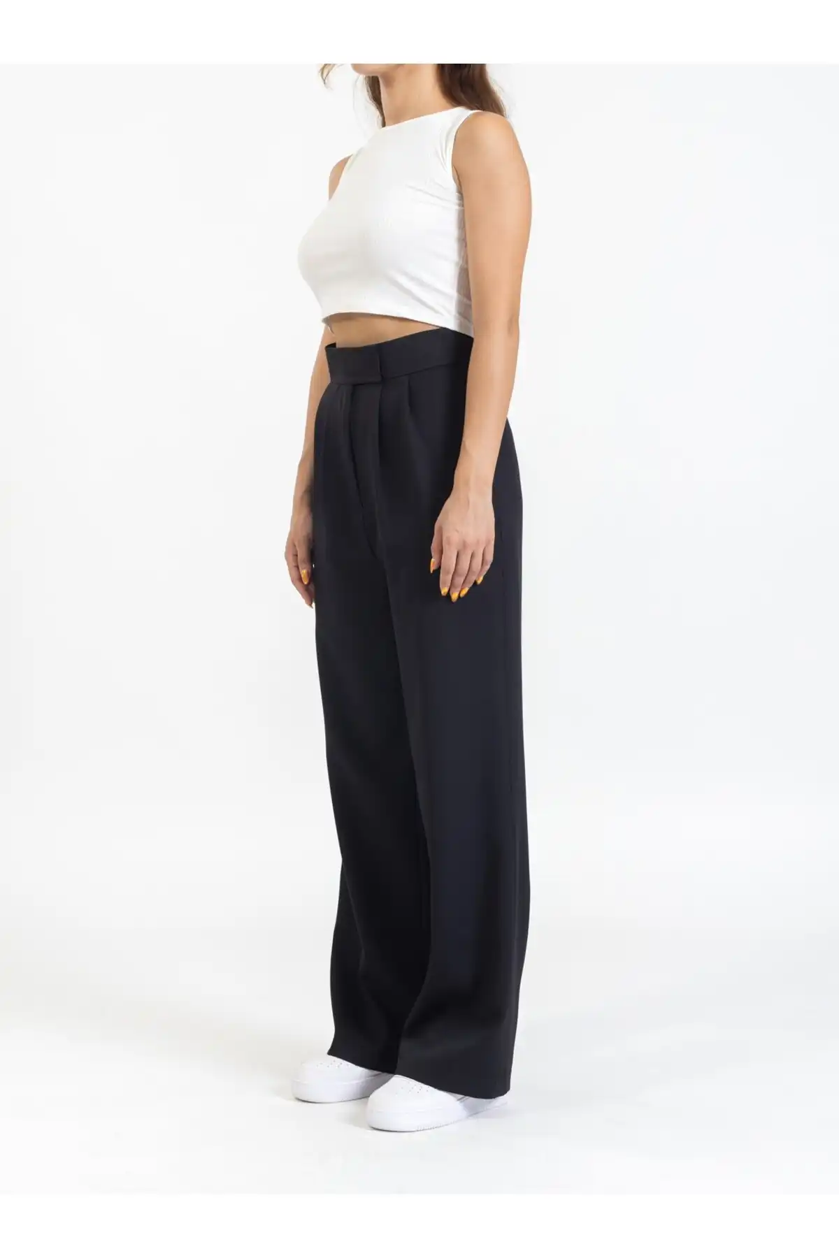 شلوار کمر بلند زنانه با جزییات مخملی گشاد بسته برند   macharelbasic ( ماچارلباسیک )  به رنگ  مشکی