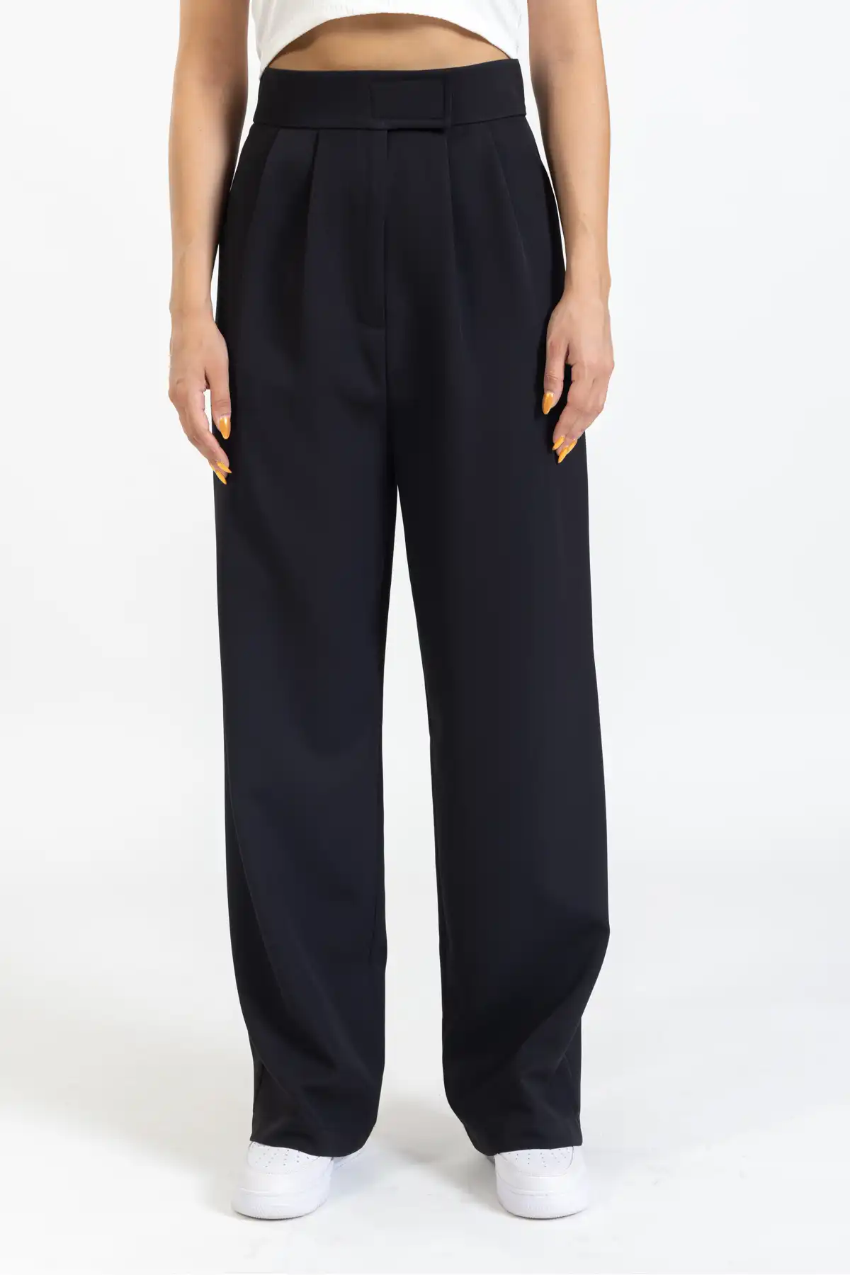 شلوار کمر بلند زنانه با جزییات مخملی گشاد بسته برند   macharelbasic ( ماچارلباسیک )  به رنگ  مشکی