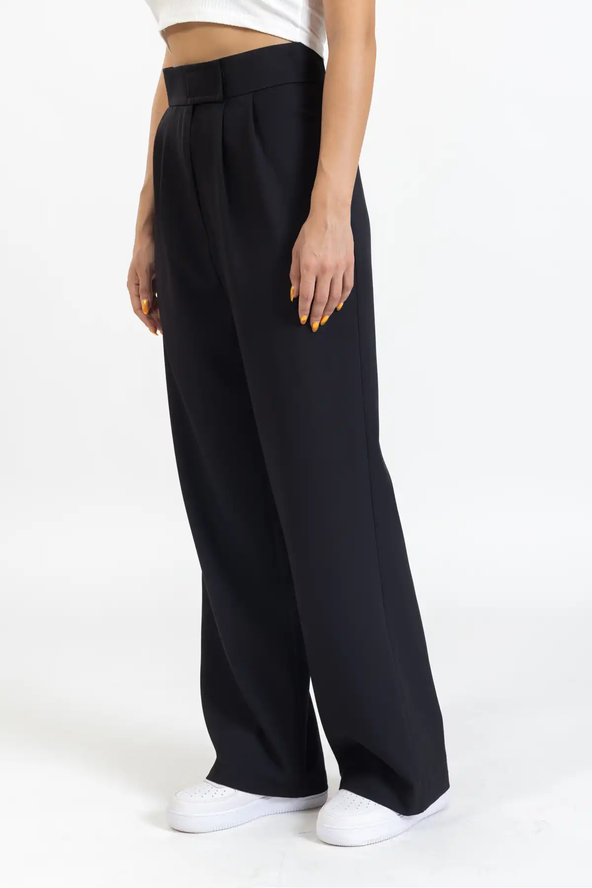 شلوار کمر بلند زنانه با جزییات مخملی گشاد بسته برند   macharelbasic ( ماچارلباسیک )  به رنگ  مشکی