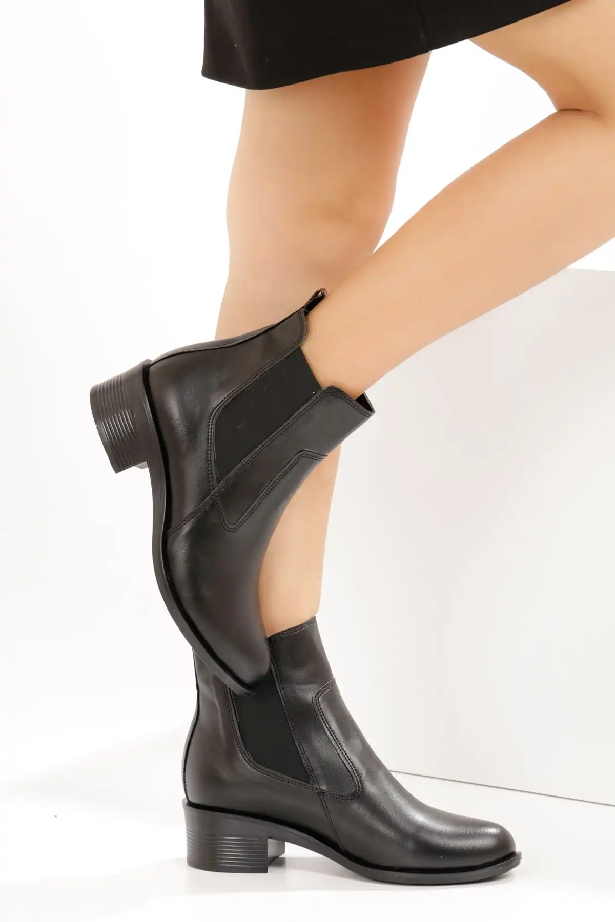 چکمه مشکی الاستیک زنانه برند   Papuckurdu ( کرم پاپکر )  به رنگ  مشکی