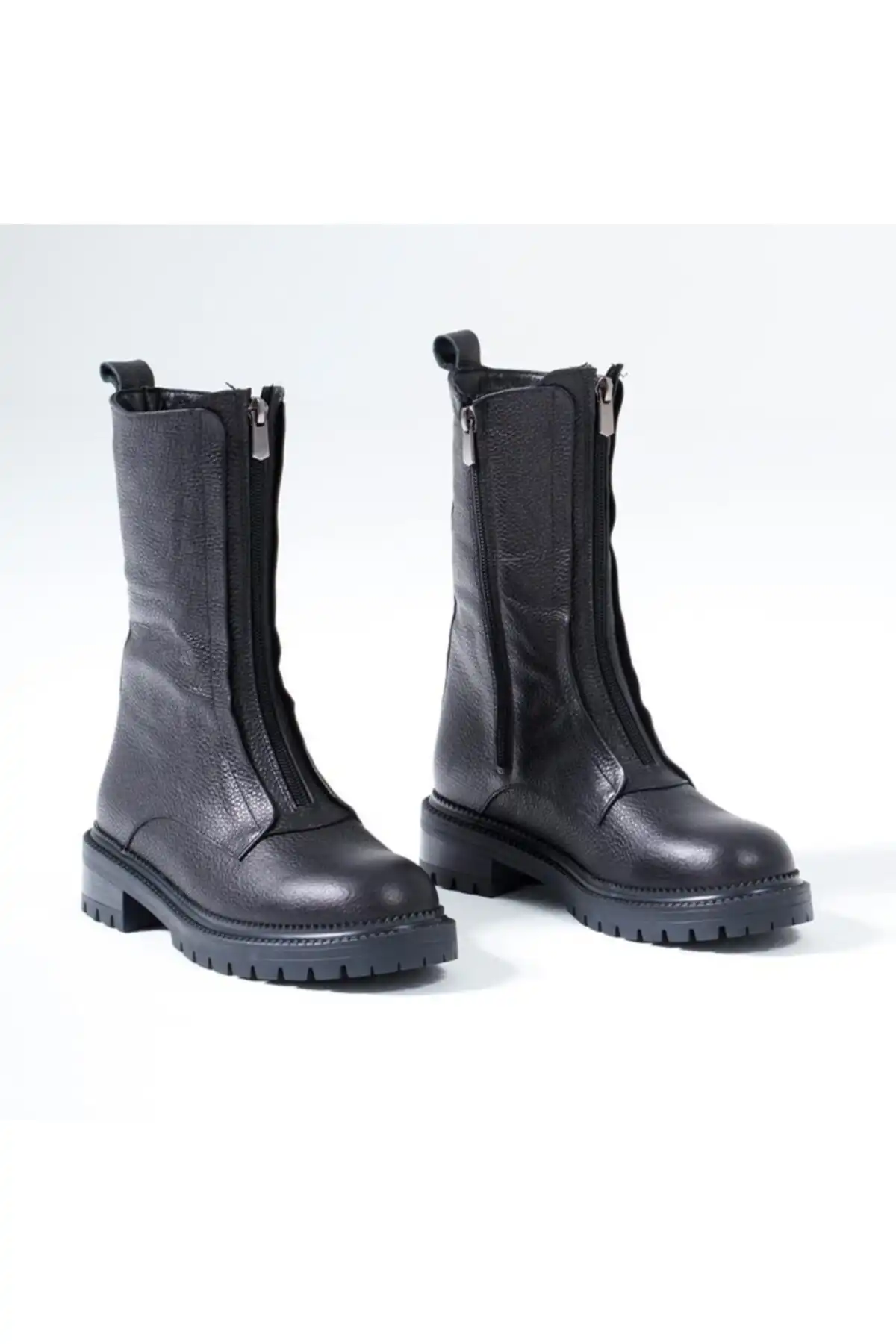 چکمه های زنانه چرم اصل با زیپ جلو و زیره دندانه دار زمستانه برند   CZ London ( CZ لندن )  به رنگ  مشکی