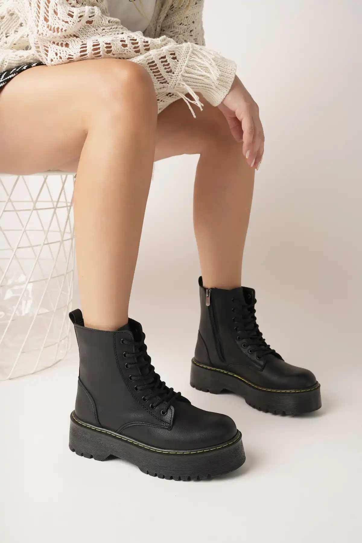 چکمه زنانه پوست مشکی برند   meyra'nın ayakkabıları ( کفش مایرا )  به رنگ  مشکی