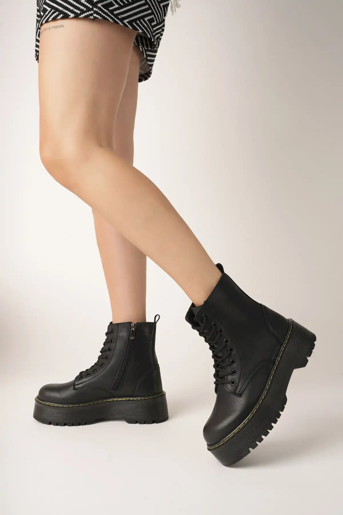 چکمه زنانه پوست مشکی برند   meyra'nın ayakkabıları ( کفش مایرا )  به رنگ  مشکی