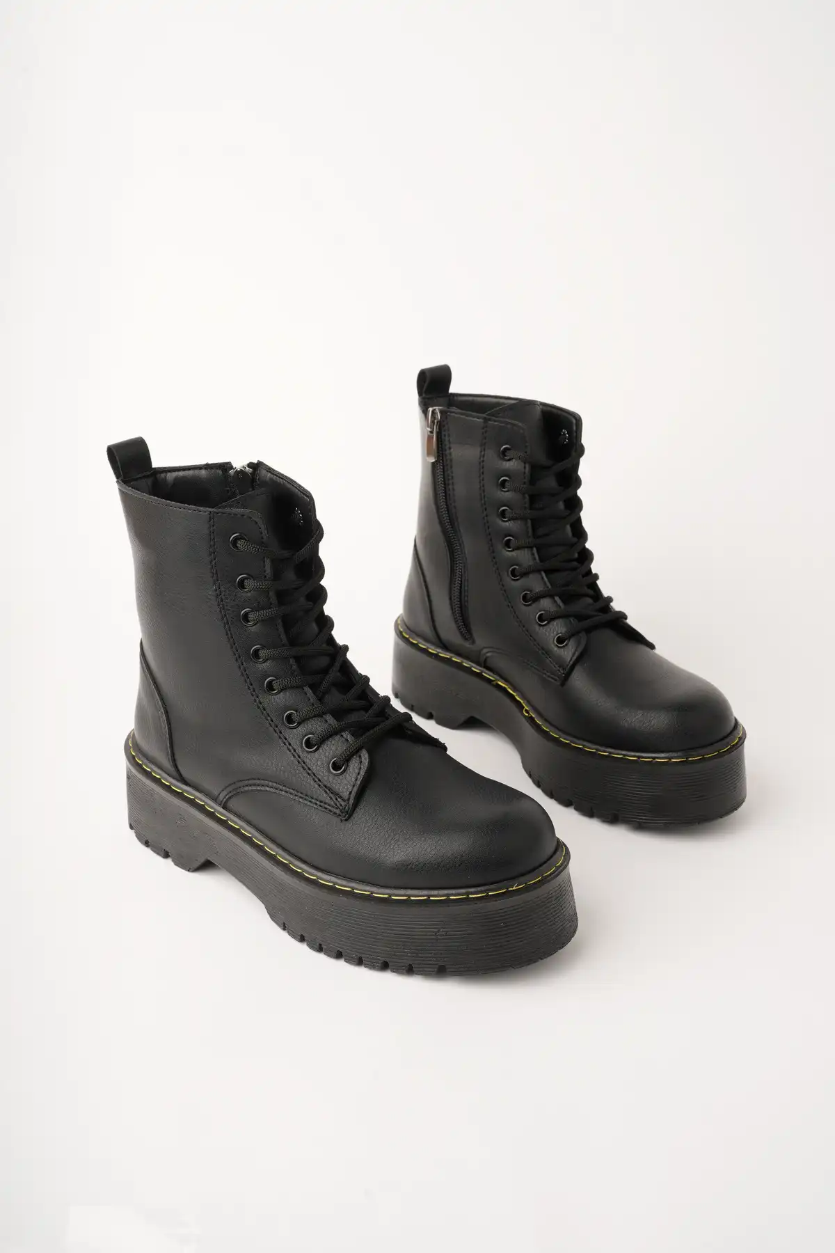 چکمه زنانه پوست مشکی برند   meyra'nın ayakkabıları ( کفش مایرا )  به رنگ  مشکی