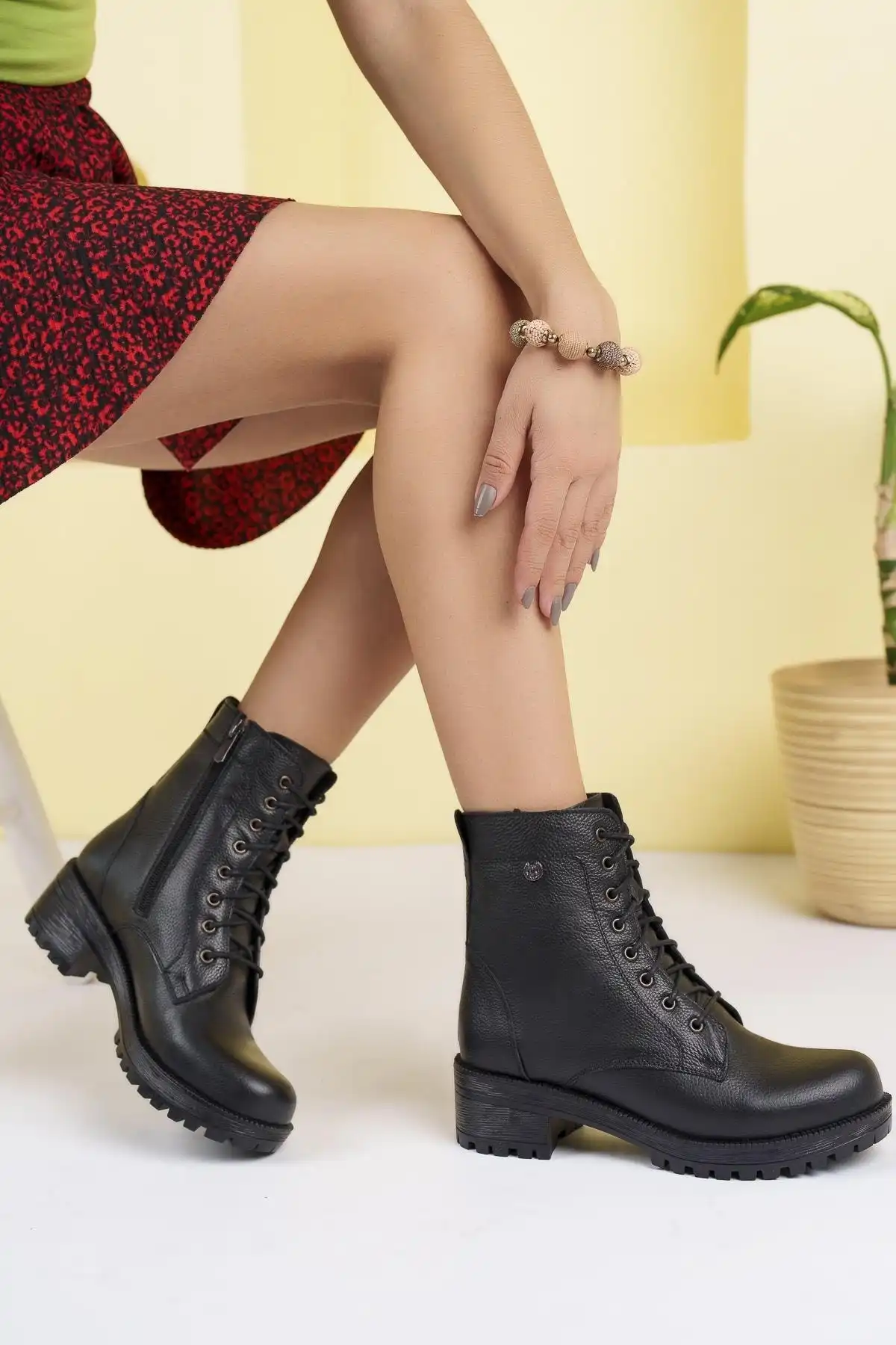 چکمه زنانه روزانه چرم اصل Dc9613 برند   Diego Carlotti ( دیگو کارلوتی )  به رنگ  مشکی