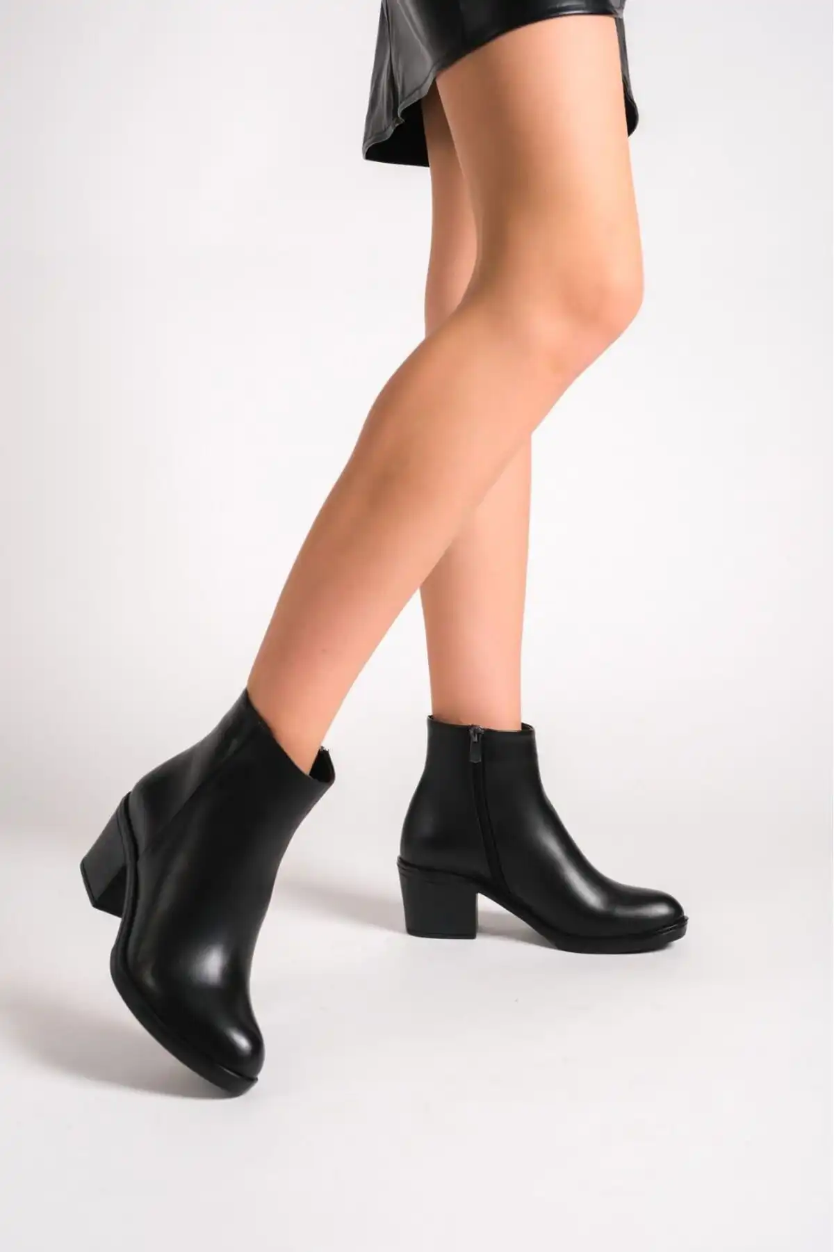 چکمه زنانه چرم اصل برند   ERNİLA ( ارنیلا )  به رنگ  مشکی