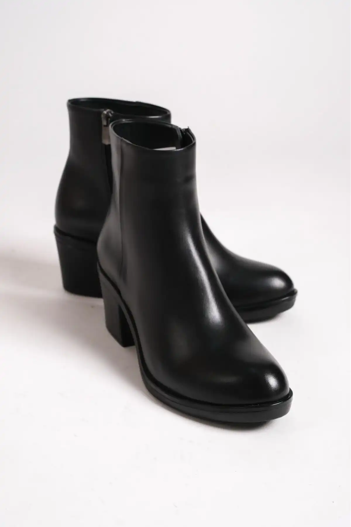 چکمه زنانه چرم اصل برند   ERNİLA ( ارنیلا )  به رنگ  مشکی