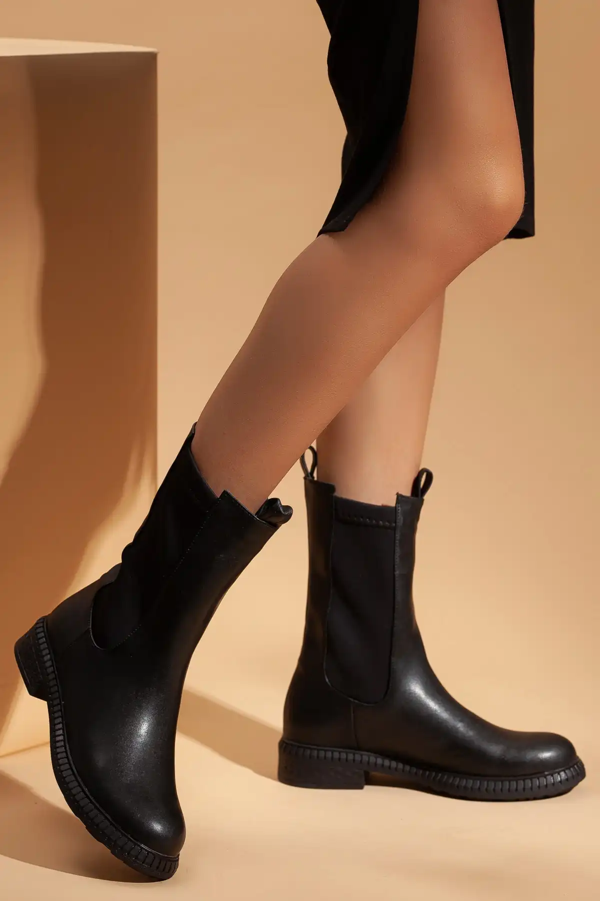 چکمه های الاستیک جانبی زنانه مشکی D408 & چکمه برند   Daxtors ( داکستورها )  به رنگ  مشکی