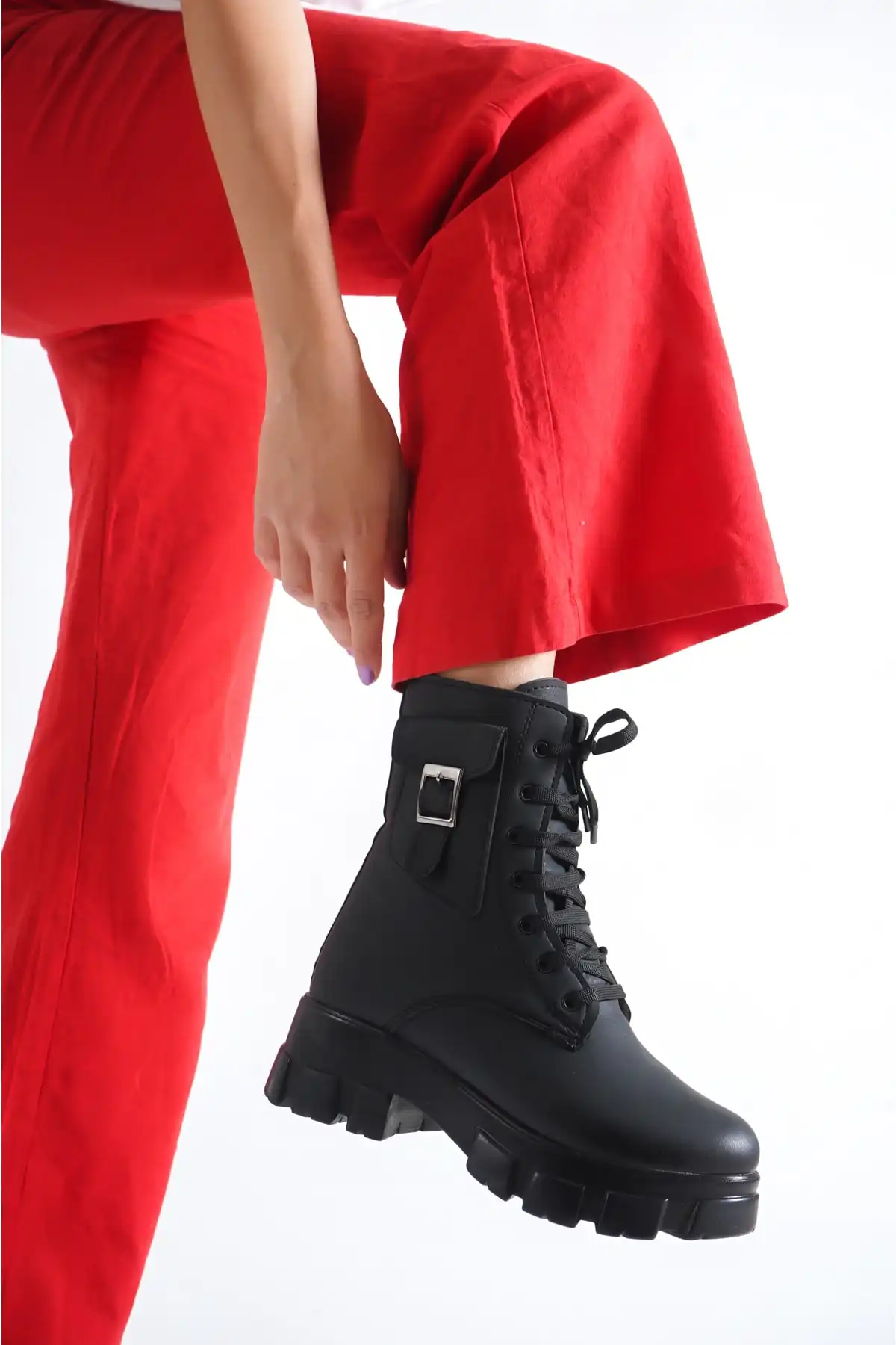 چکمه های زیپ دار خزدار جیبی مشکی زنانه برند   Weynes ( وینز )  به رنگ  مشکی