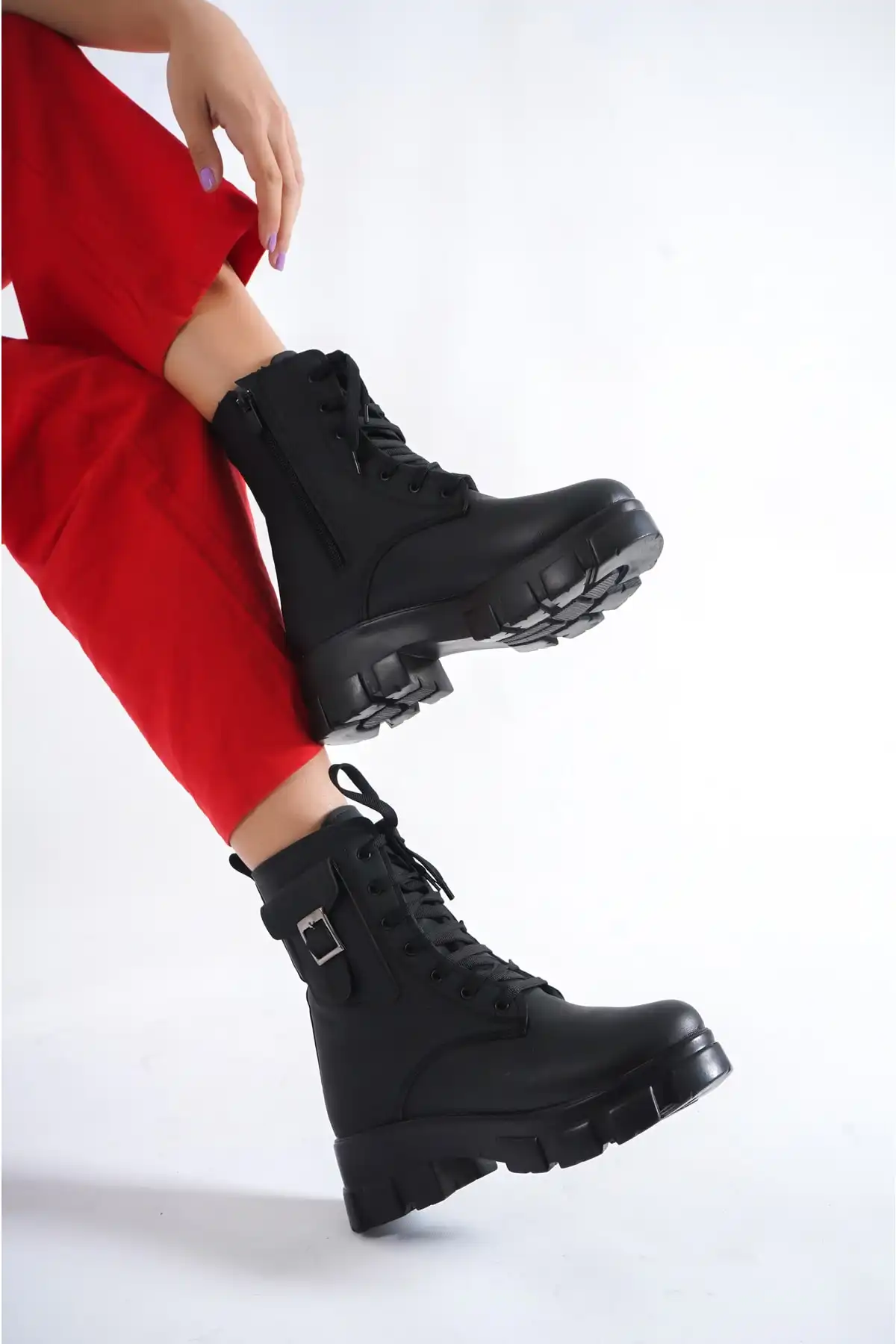 چکمه های زیپ دار خزدار جیبی مشکی زنانه برند   Weynes ( وینز )  به رنگ  مشکی