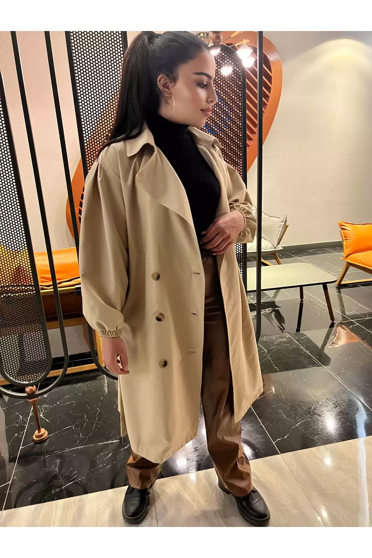 ترانشه کمربند بازوی بادکنکی برند HAKKE(HAKKE) به رنگ رنگ قهوه ای مدل ترنچ کت ترانشه کمربند بازوی بادکنکی برند HAKKE(HAKKE) به رنگ رنگ قهوه ای مدل ترنچ کت