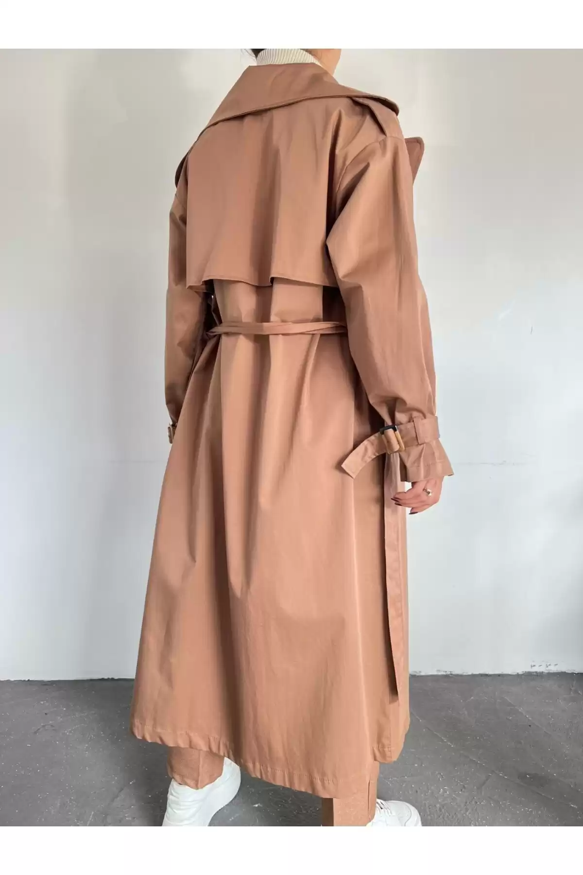 ترنچ کتانی بهاره حجاب برند   Modamorfo(مدامورفو) به رنگ  رنگ قهوه ای مدل  ترنچ کت