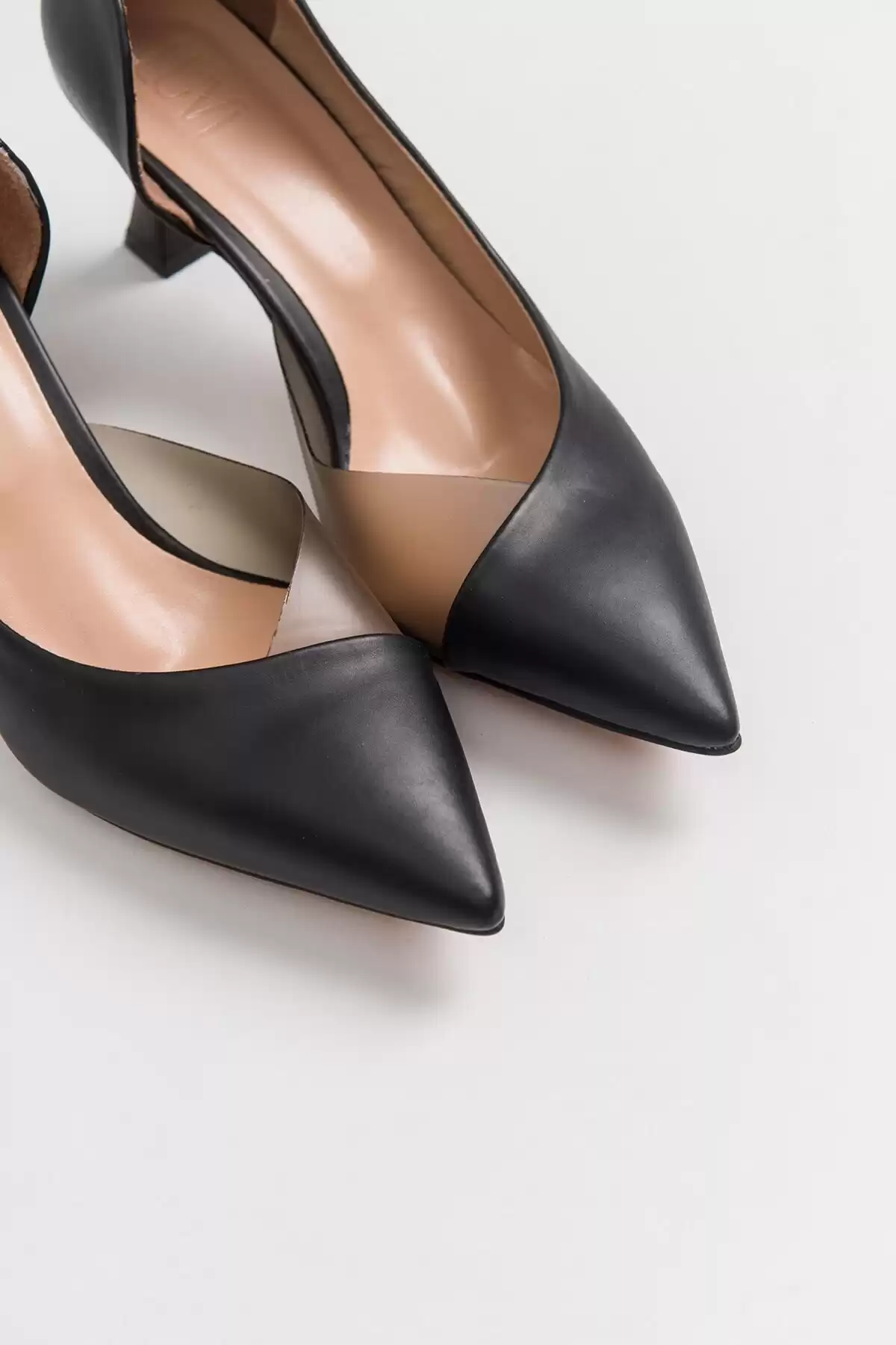 کفش زنانه پاشنه دار 353 مشکی برند   luvishoes(لوویش) به رنگ  مشکی در دسته مجلسی