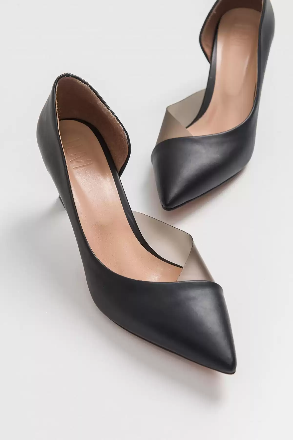 کفش زنانه پاشنه دار 353 مشکی برند   luvishoes(لوویش) به رنگ  مشکی در دسته مجلسی