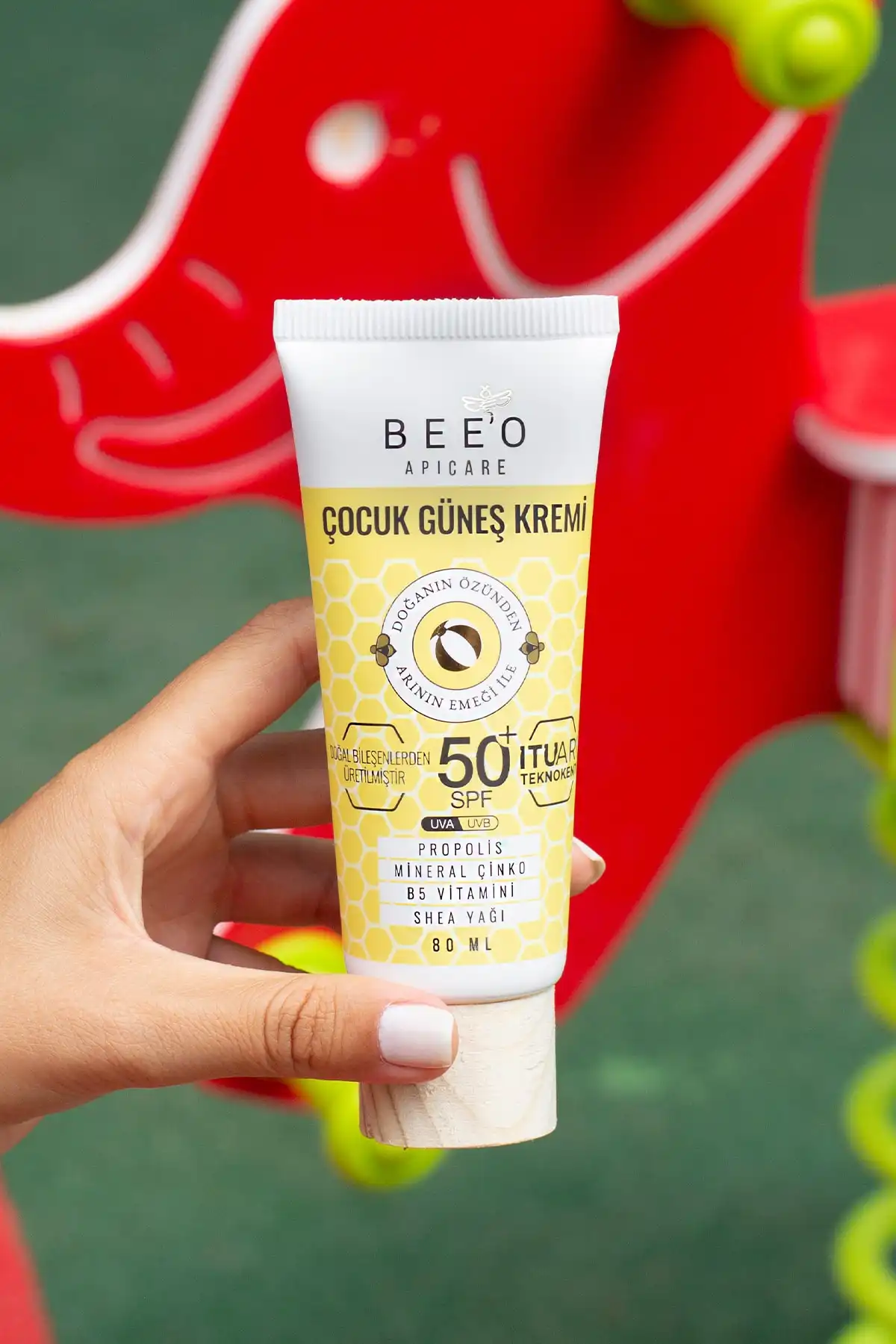 ضد آفتاب کودکان با بره موم آپیکار برند   Beeo(beeo) به رنگ   در دسته ضد آفتاب