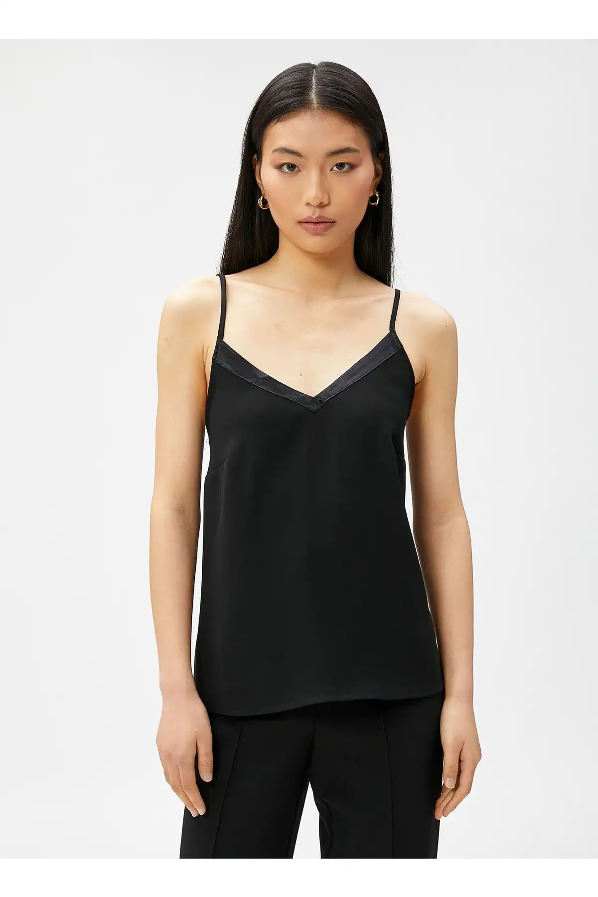 بلوز زنانه مشکی ساده یقه وی یقه 3sak60002uw برند   Koton (کوتون) به رنگ  مشکی در دسته پیراهن زنانه