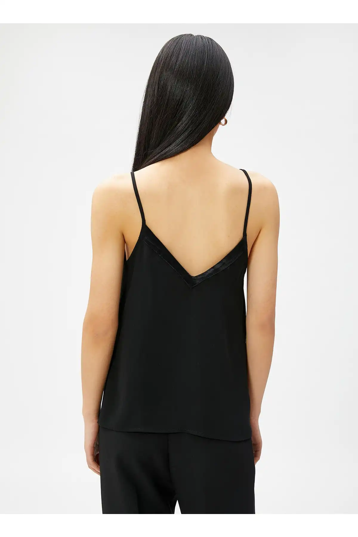 بلوز زنانه مشکی ساده یقه وی یقه 3sak60002uw برند   Koton (کوتون) به رنگ  مشکی در دسته پیراهن زنانه