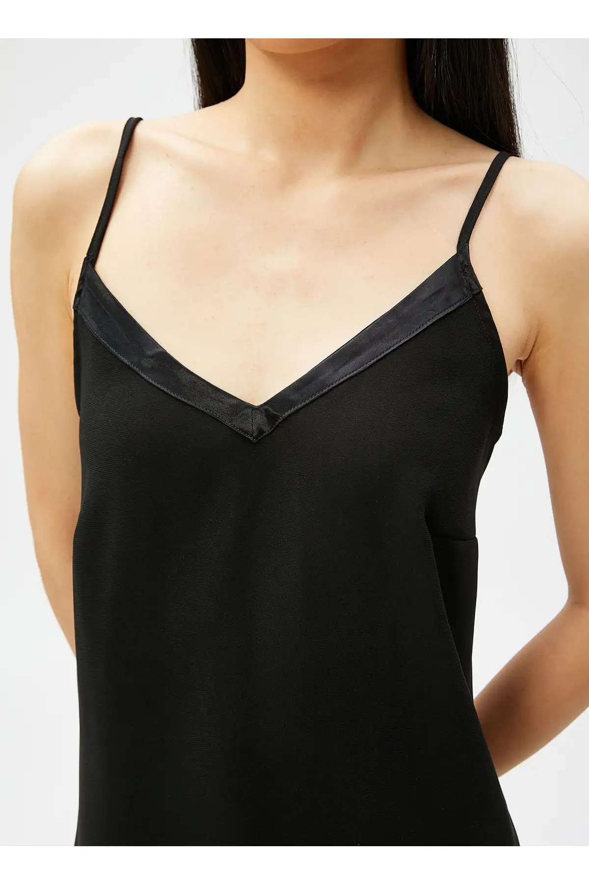 بلوز زنانه مشکی ساده یقه وی یقه 3sak60002uw برند   Koton (کوتون) به رنگ  مشکی در دسته پیراهن زنانه