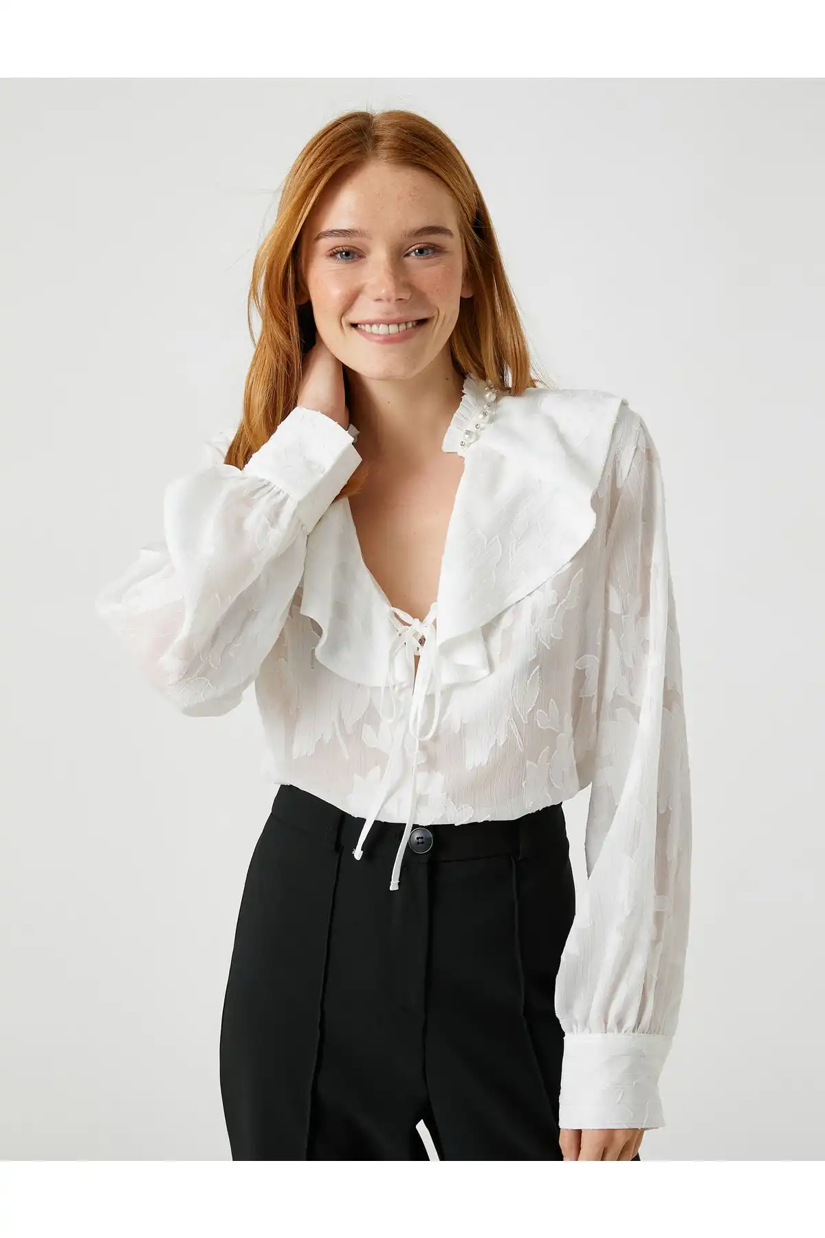 Melis Ağazat X - بلوز شفاف با جزئیات مروارید برند   Koton (کوتون) به رنگ  سفید در دسته پیراهن زنانه