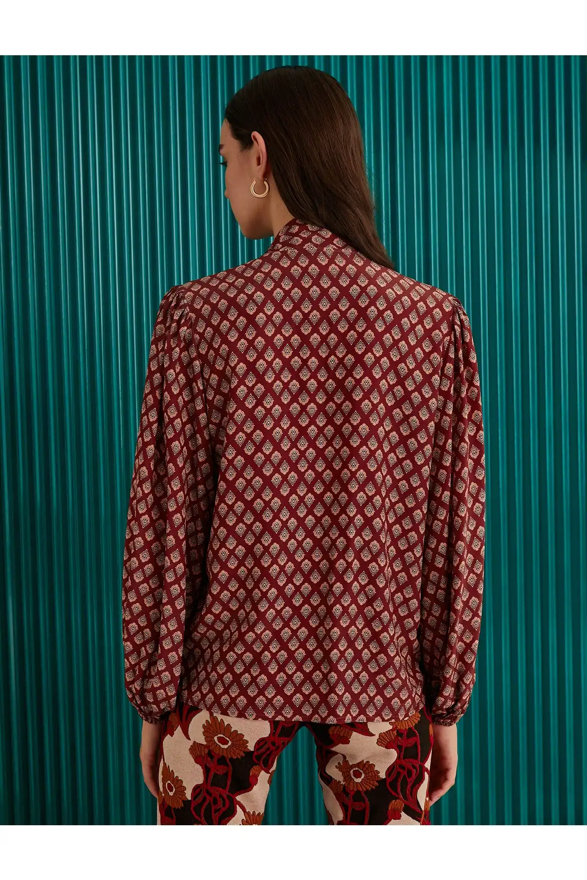 Aslıhan Malbora X - بلوز یقه روسری برند   Koton (کوتون) به رنگ  خیلی ا در دسته پیراهن زنانه