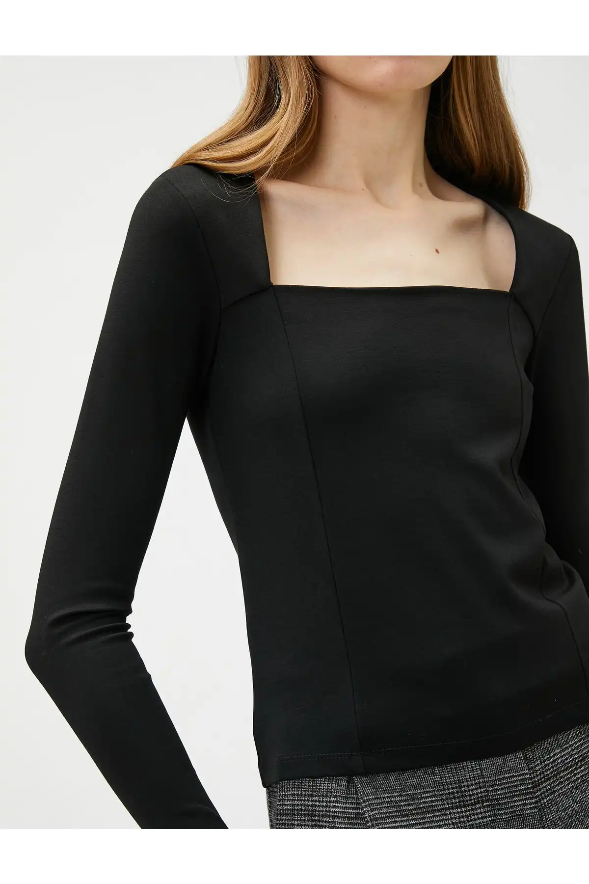 Ayşegül Afacan X - بلوز یقه مربعی با جزئیات دوخت برند   Koton (کوتون) به رنگ  مشکی در دسته پیراهن زنانه