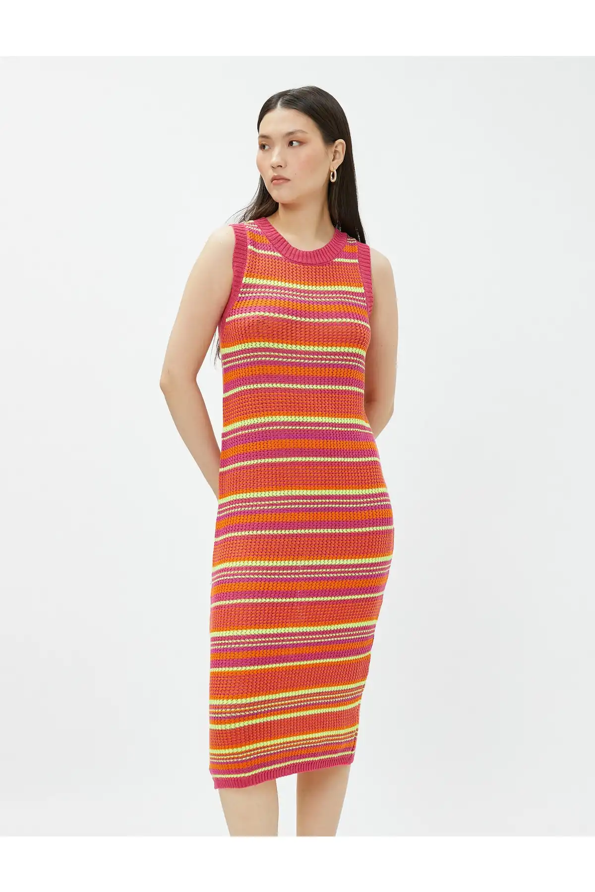 Aslıhan Malbora X - لباس بافتنی لباس میدی برند   Koton (کوتون) به رنگ  خیلی ا در دسته  لباس مجلسی و شومیز