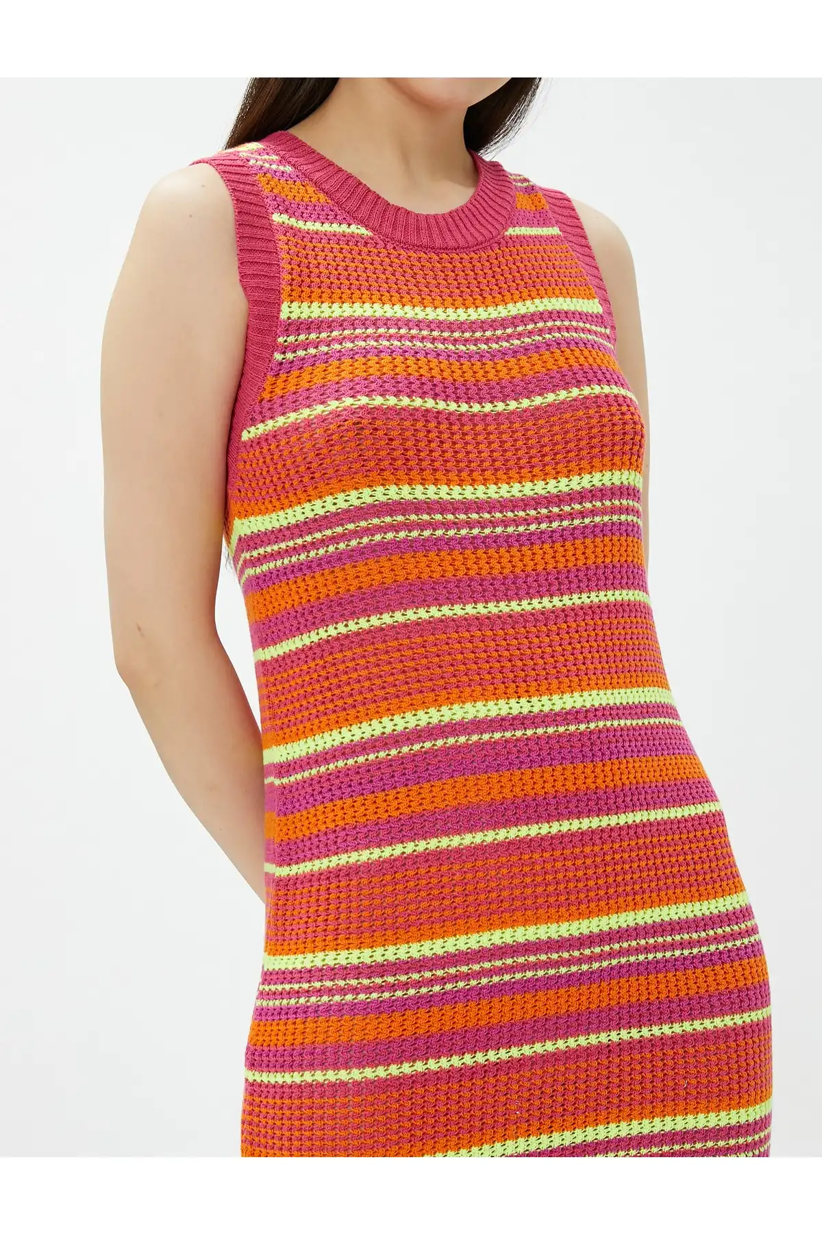 Aslıhan Malbora X - لباس بافتنی لباس میدی برند   Koton (کوتون) به رنگ  خیلی ا در دسته  لباس مجلسی و شومیز