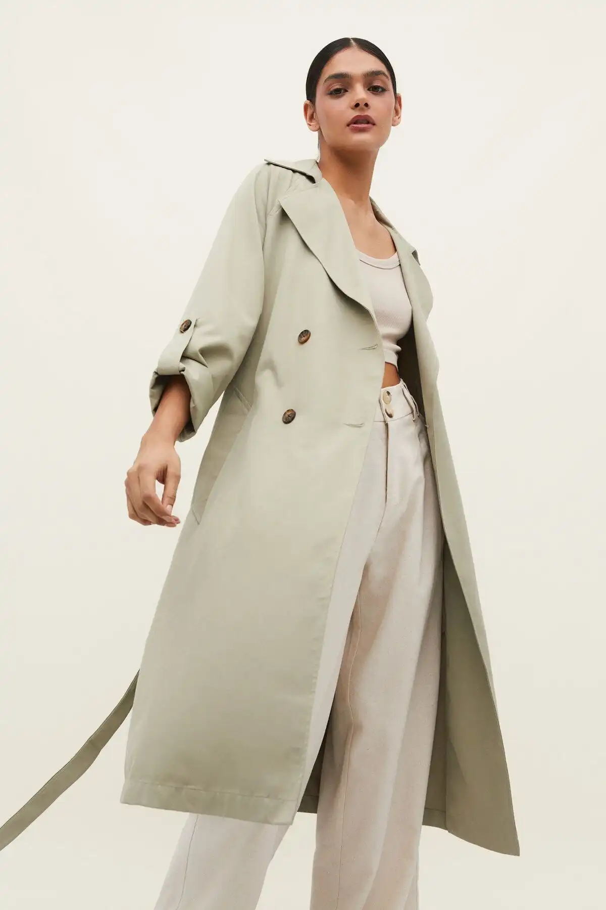 کت ترنچ بلند روان برند   Stradivarius به رنگ  خاکی مدل  ترنچ کت