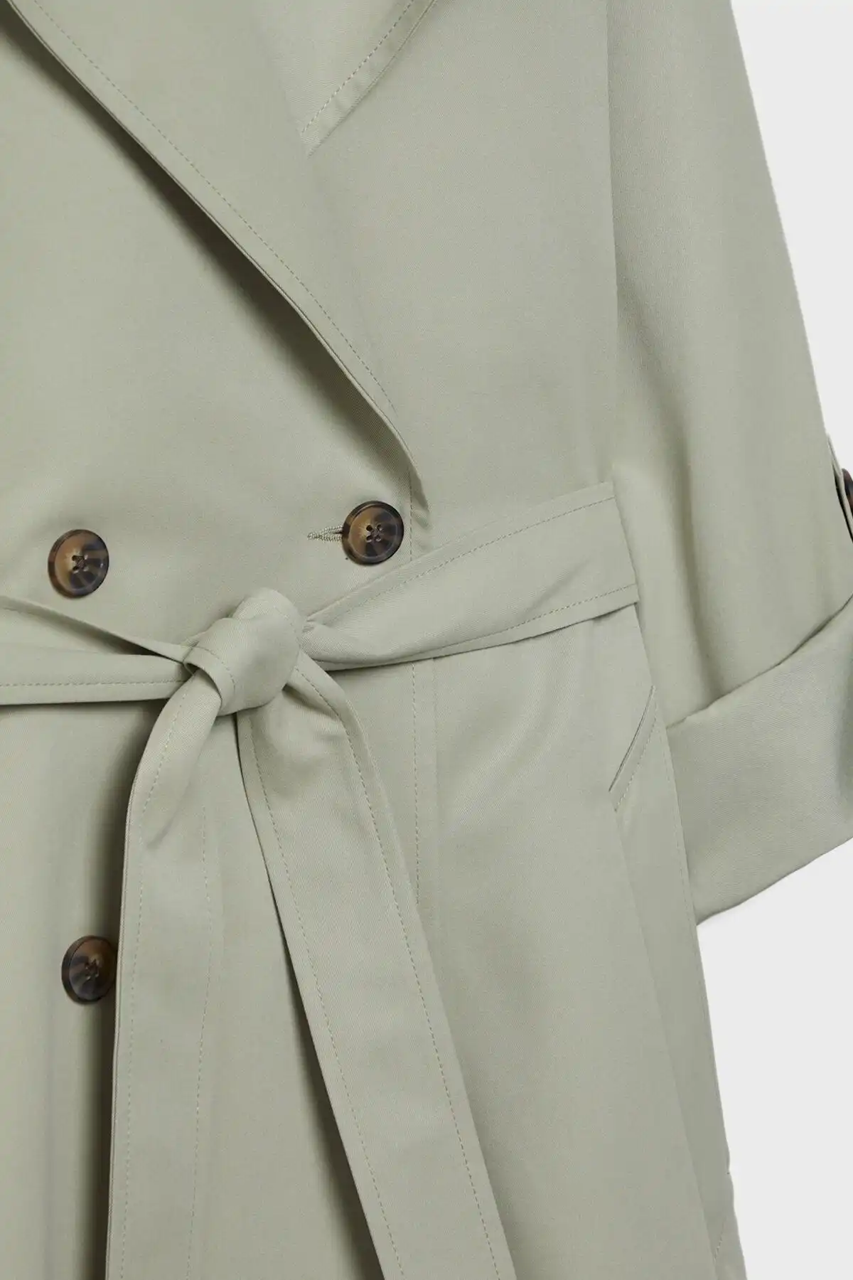 کت ترنچ بلند روان برند   Stradivarius به رنگ  خاکی مدل  ترنچ کت