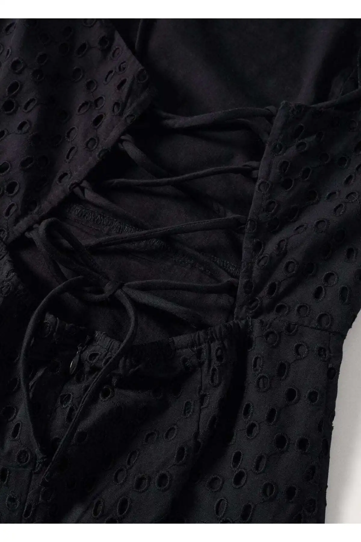 قیمت لباس نخی مشروح انبه دوزی، نظرات - Trendyol برند   TRENDYOL MODEST به رنگ  مشکی در دسته لباس مجلسی و شومیز