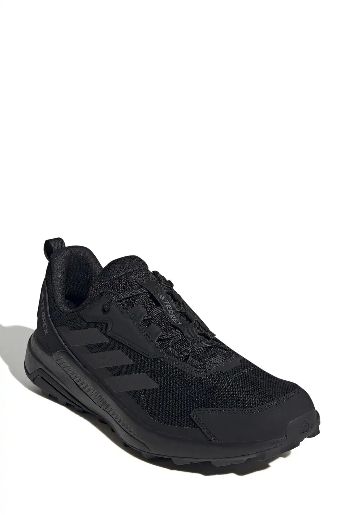 کفش اسپورت مردانه مدل جدید پاییز  2025  برند  adidas به رنگ  هسته سیاه / هسته سیاه / خاکستری