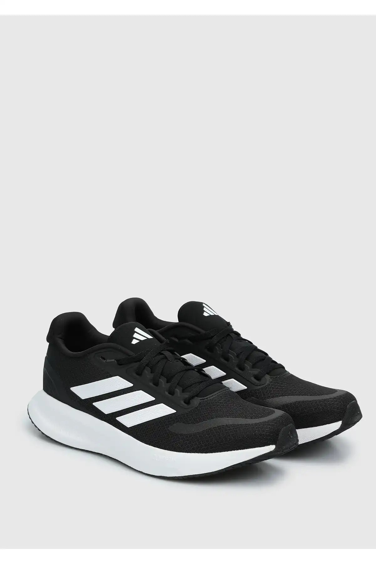 کفش اسپورت مردانه مدل جدید پاییز  2025  برند  adidas به رنگ  هسته اصلی سیاه-+