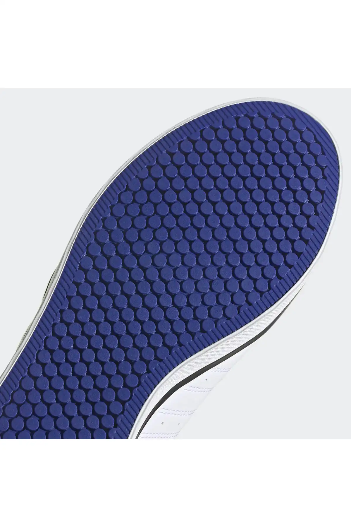 کفش اسپورت مردانه مدل جدید پاییز  2025  برند  adidas به رنگ  ابر سفید / هسته سیاه / ابر سفید