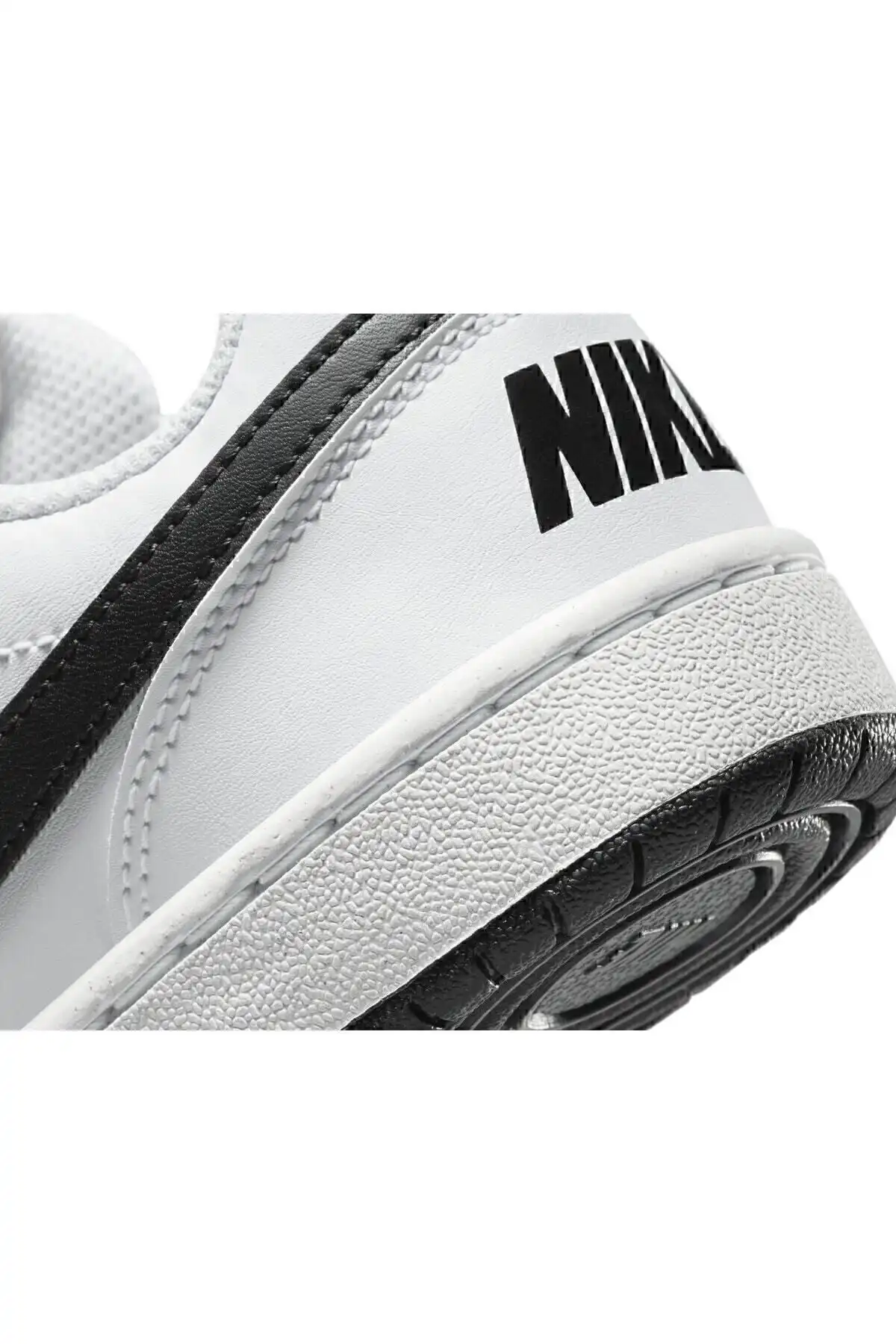 کفش اسپورت مردانه مدل جدید پاییز  2025  برند  Nike به رنگ  سیاه و سفید