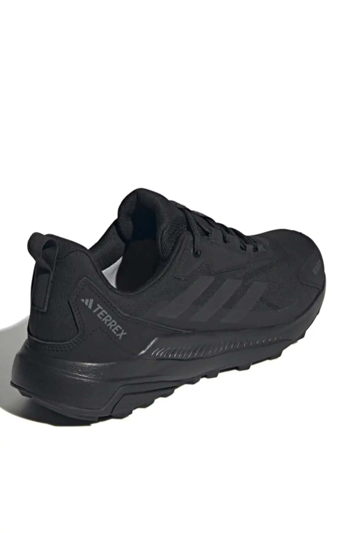 کفش اسپورت مردانه مدل جدید پاییز  2025  برند  adidas به رنگ  سیاه