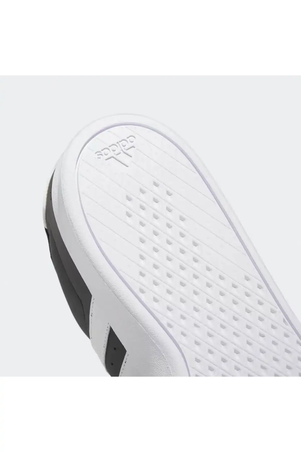 کفش اسپورت مردانه مدل جدید پاییز  2025  برند  adidas به رنگ  هسته سیاه / ابر سفید / ابر سفید