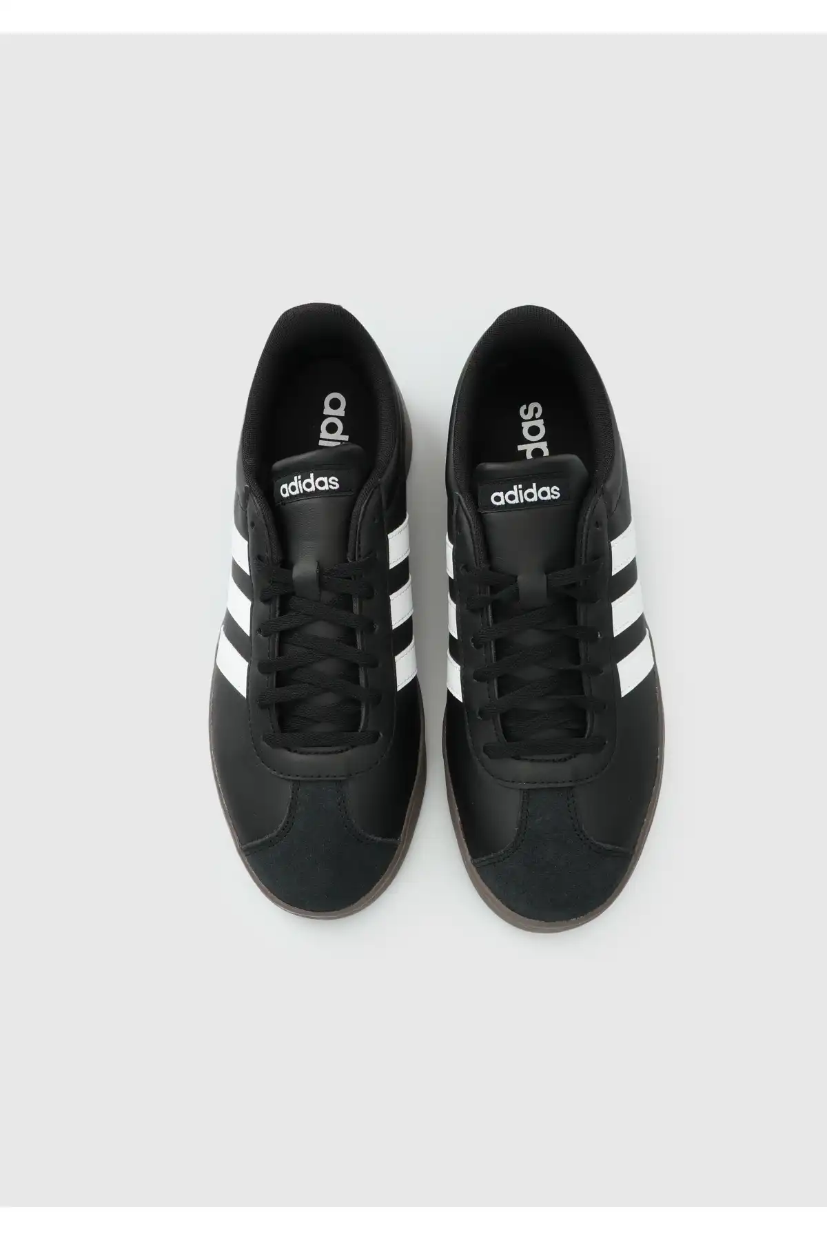 کفش اسپورت مردانه مدل جدید پاییز  2025  برند  adidas به رنگ  سیاه